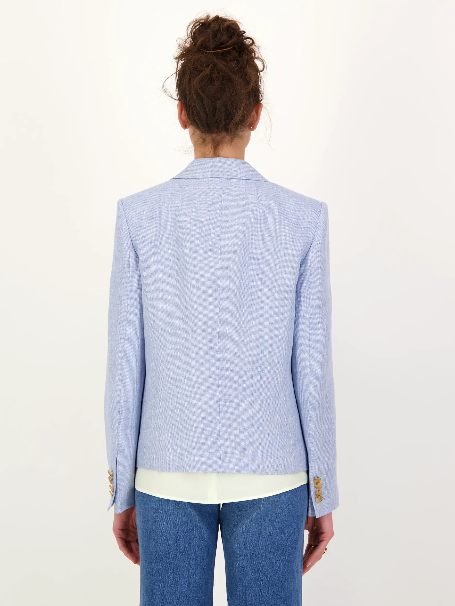 Leinenblazer - Artikel Rückseite getragen von einem Modell - Farbe: Blau