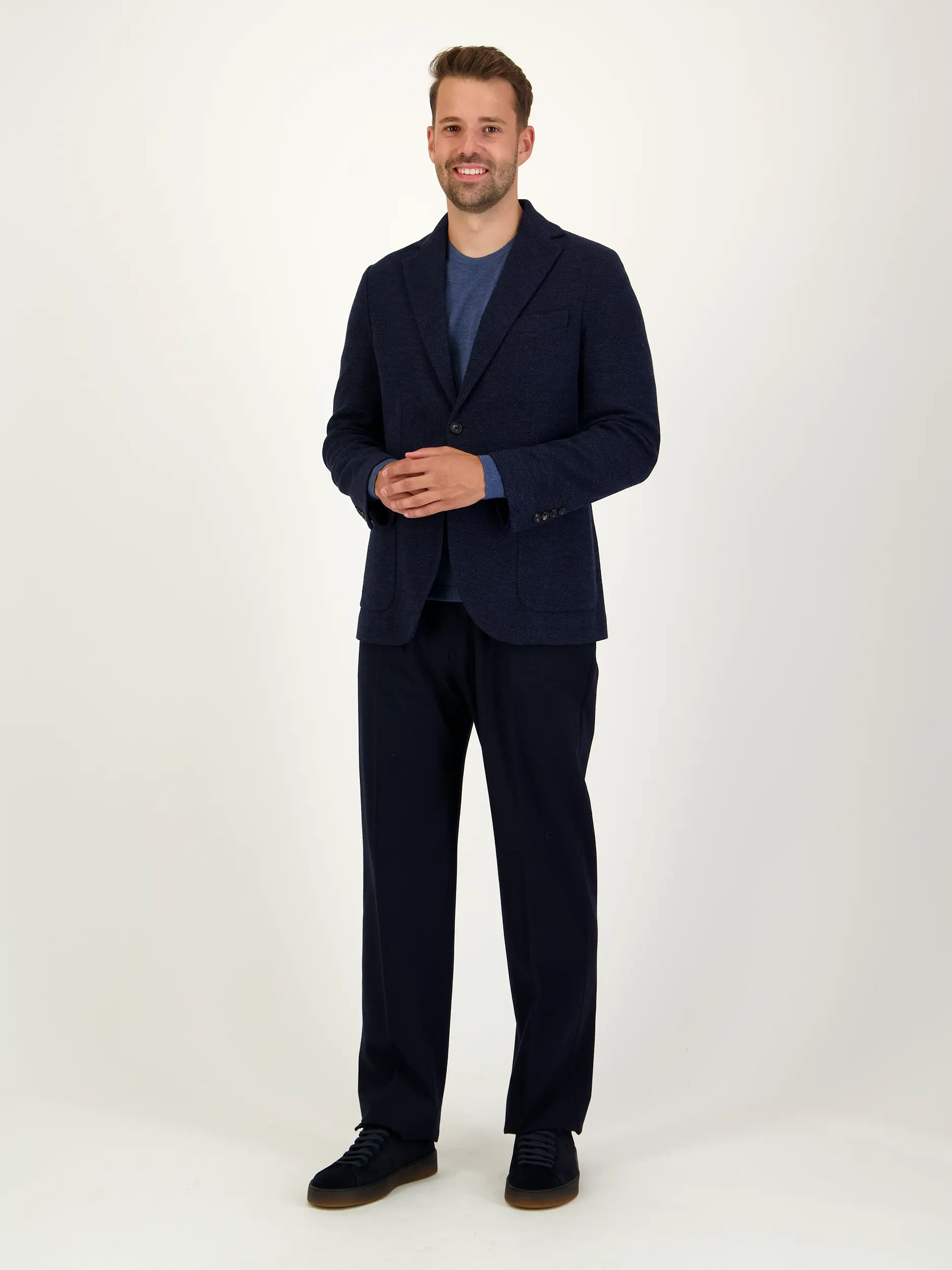 Wollsakko - Artikel Teil eines Outfits getragen von einem Modell - Farbe: Blau