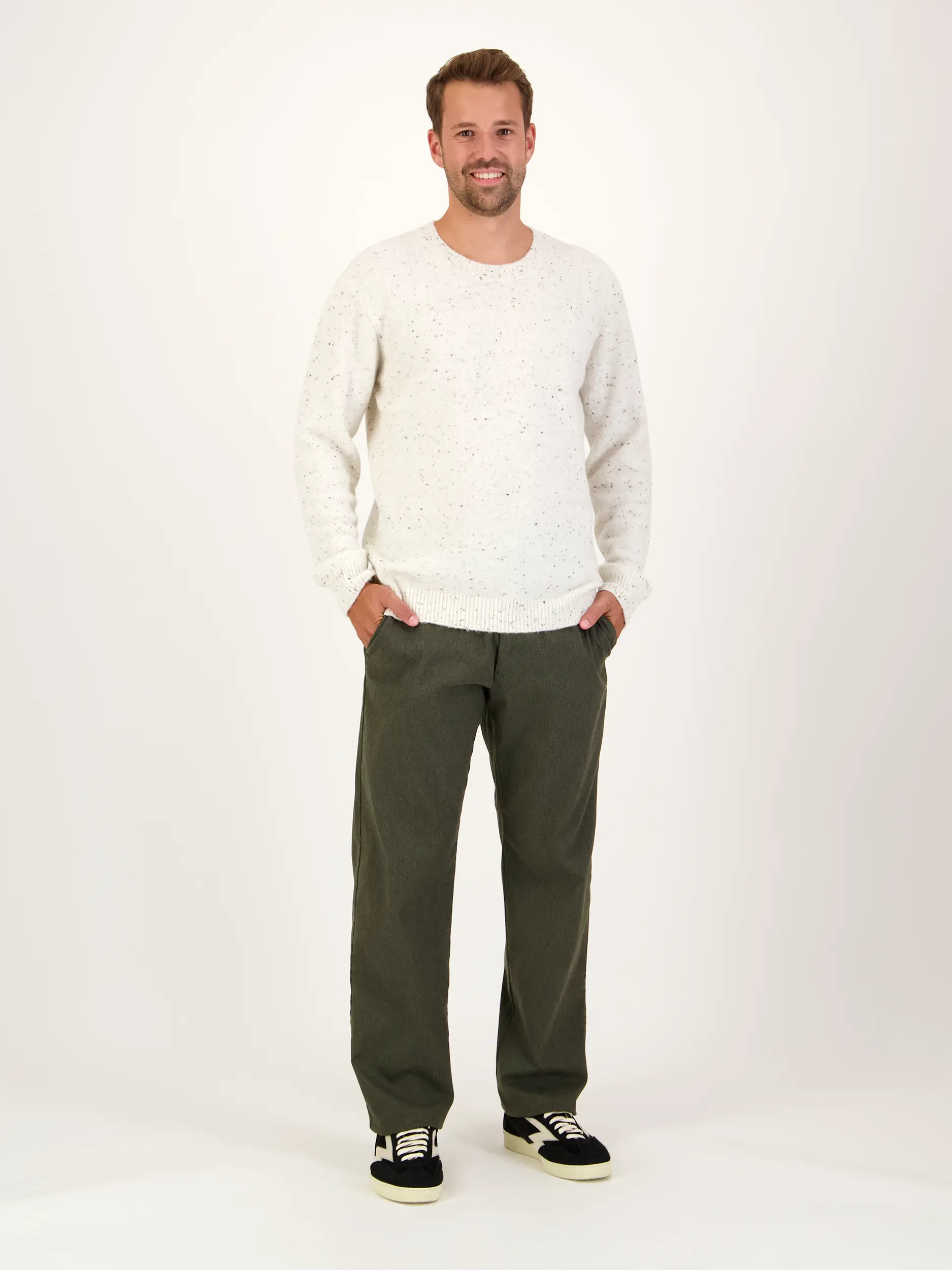 Gepunkteter Pullover 'Lee' aus Woll-Mix langarm - Artikel Teil eines Outfits getragen von einem Modell - Farbe: Creme