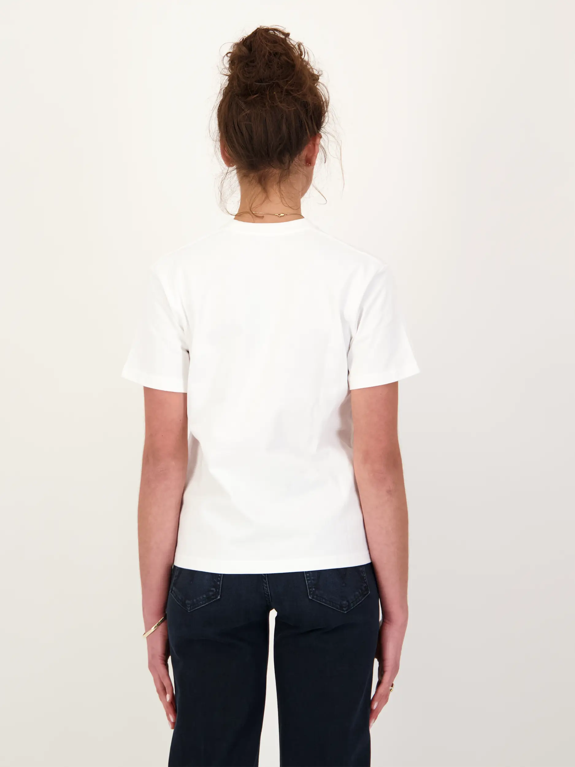 T-Shirt - Artikel Rückseite getragen von einem Modell - Farbe: Weiß