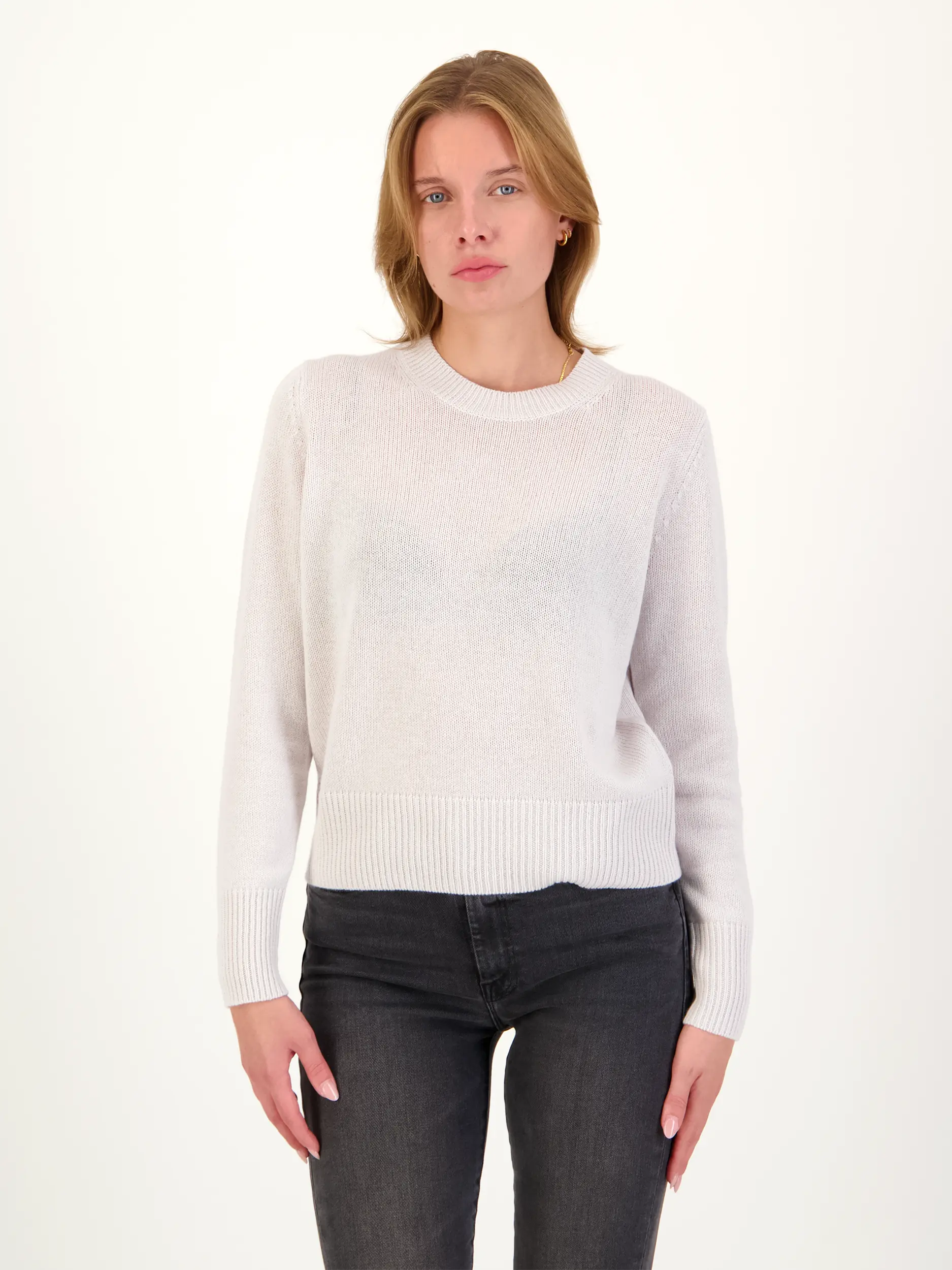 Pullover aus Kaschmir langarm - Artikel Vorderseite getragen von einem Modell - Farbe: Grau