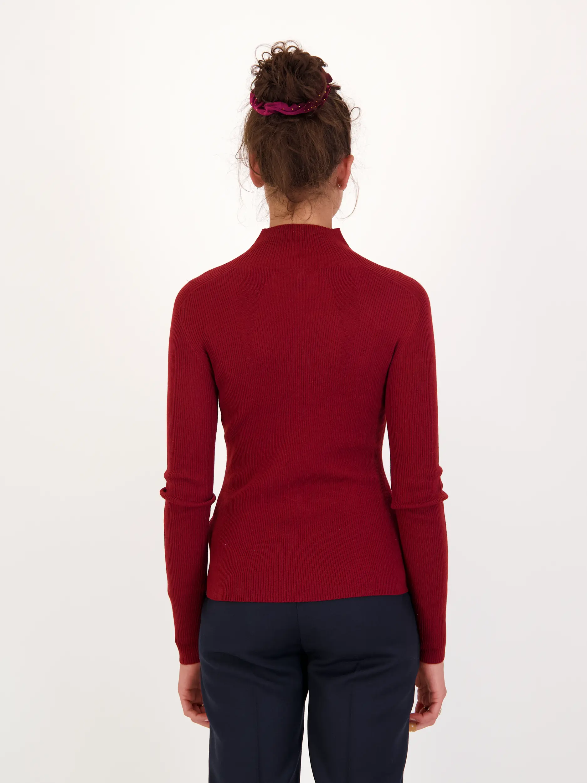 Langarmshirt 'Fract' - Artikel Rückseite getragen von einem Modell - Farbe: Rot