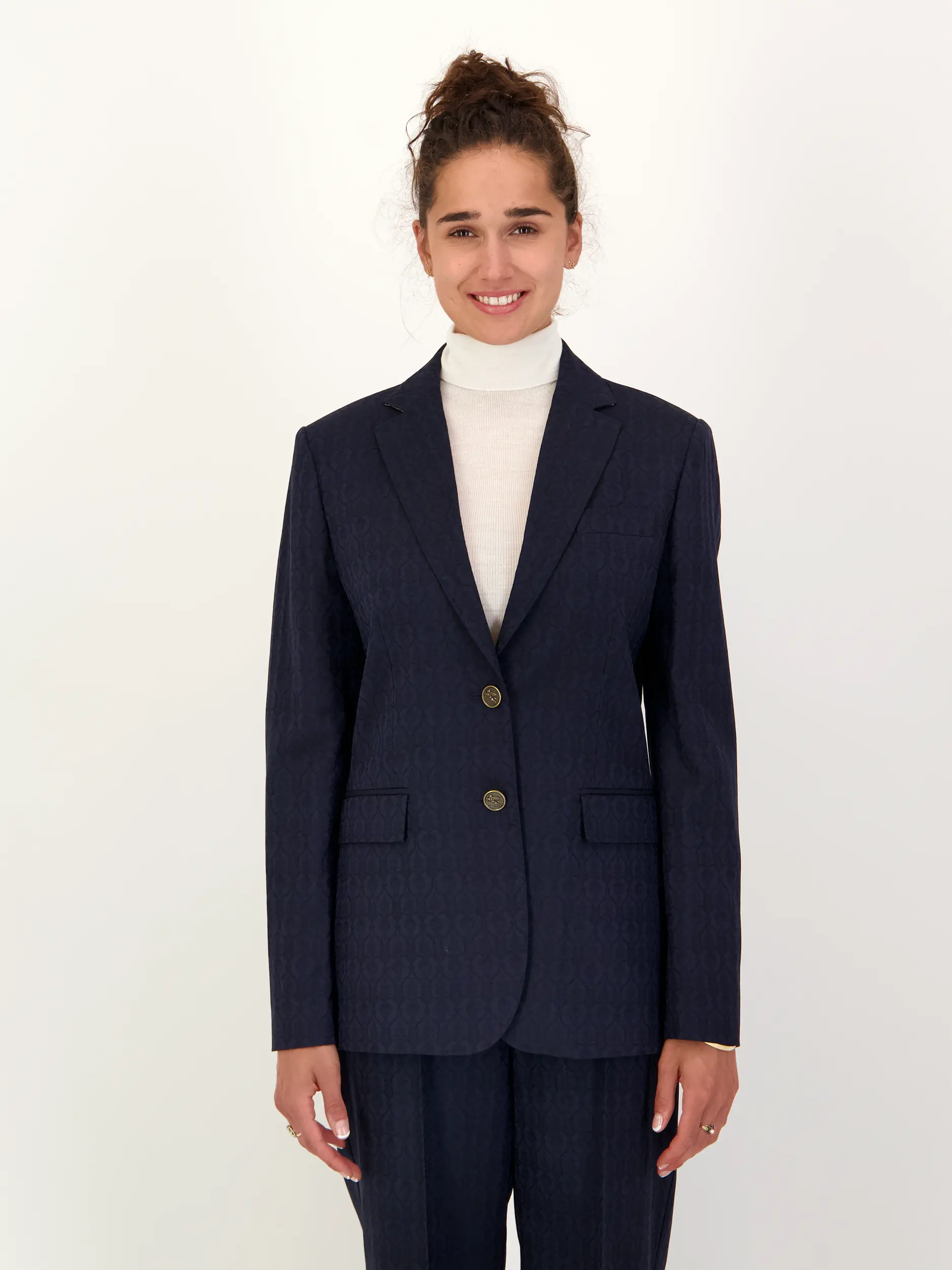Blazer aus Wolle - Artikel Vorderseite getragen von einem Modell