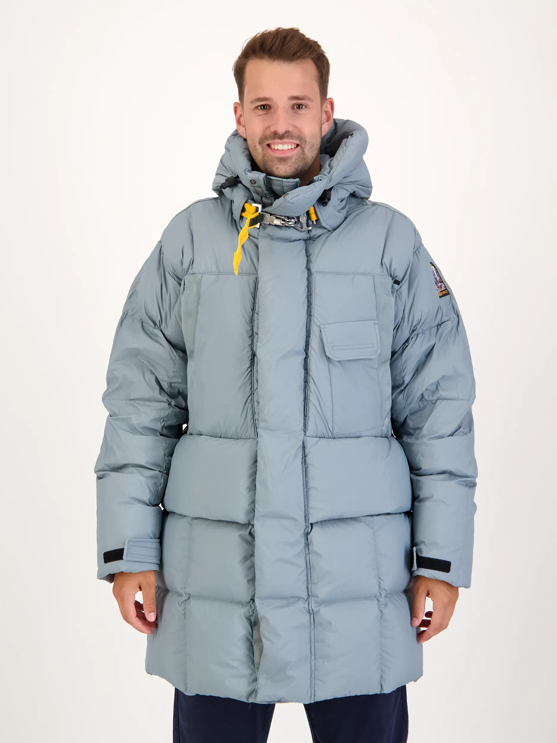 Parka 'Bold' - Artikel Vorderseite getragen von einem Modell - Farbe: Blau