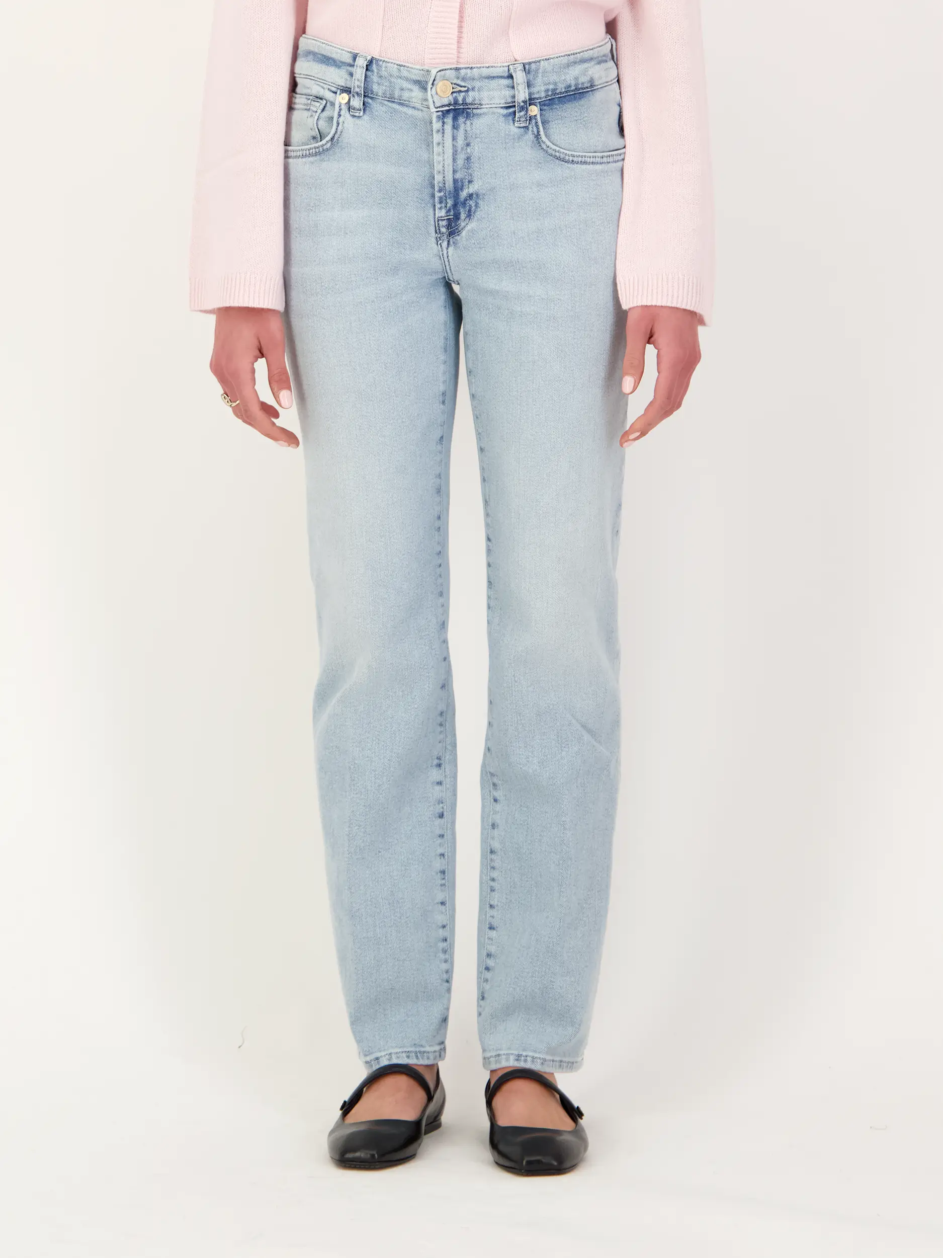 Mid Rise Straight Leg Jeans 'Calie Straight Frozen' - Artikel Vorderseite getragen von einem Modell - Farbe: Blau