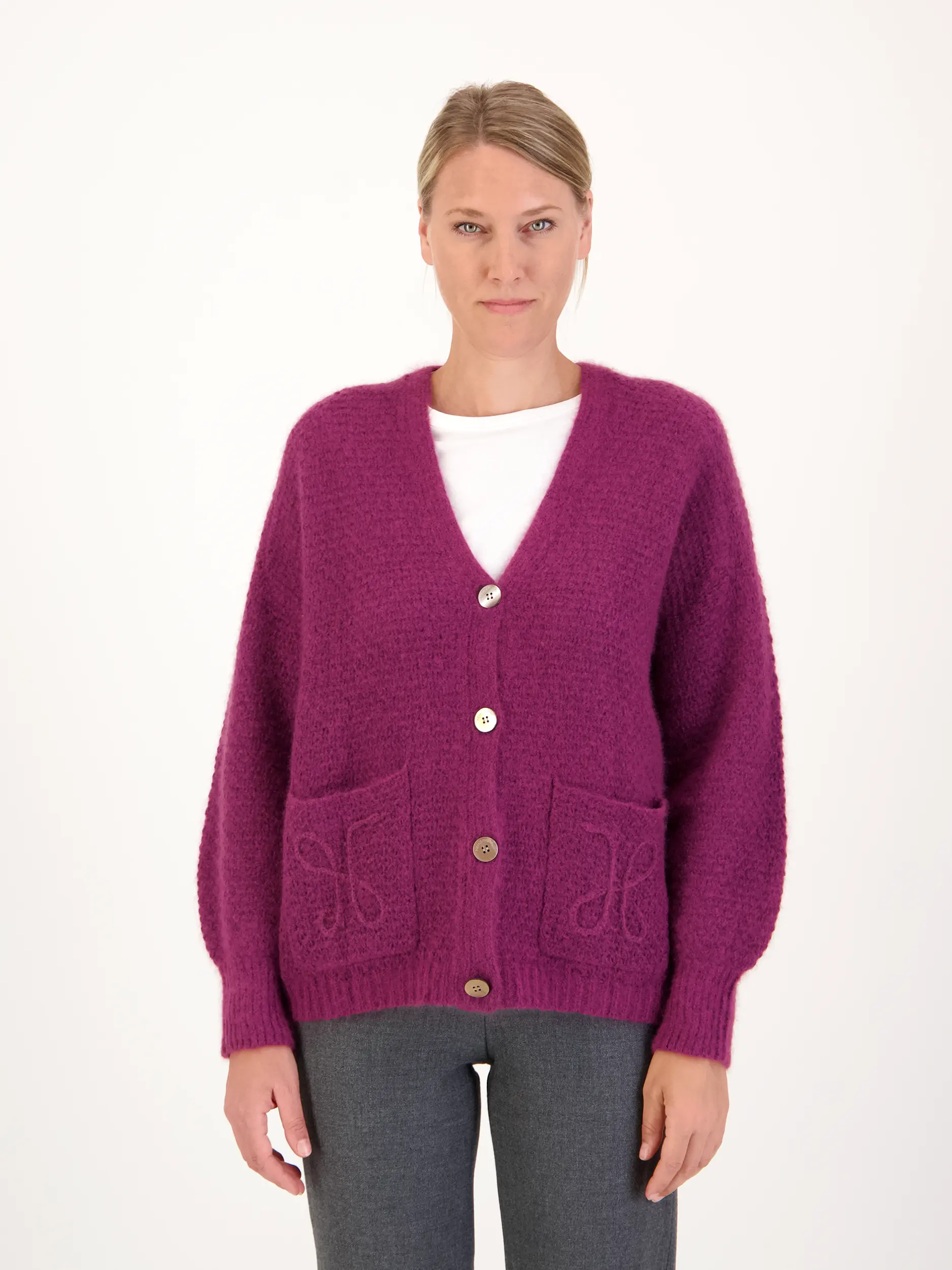 Strickjacke aus Kaschmir - Artikel Vorderseite getragen von einem Modell - Farbe: Rot
