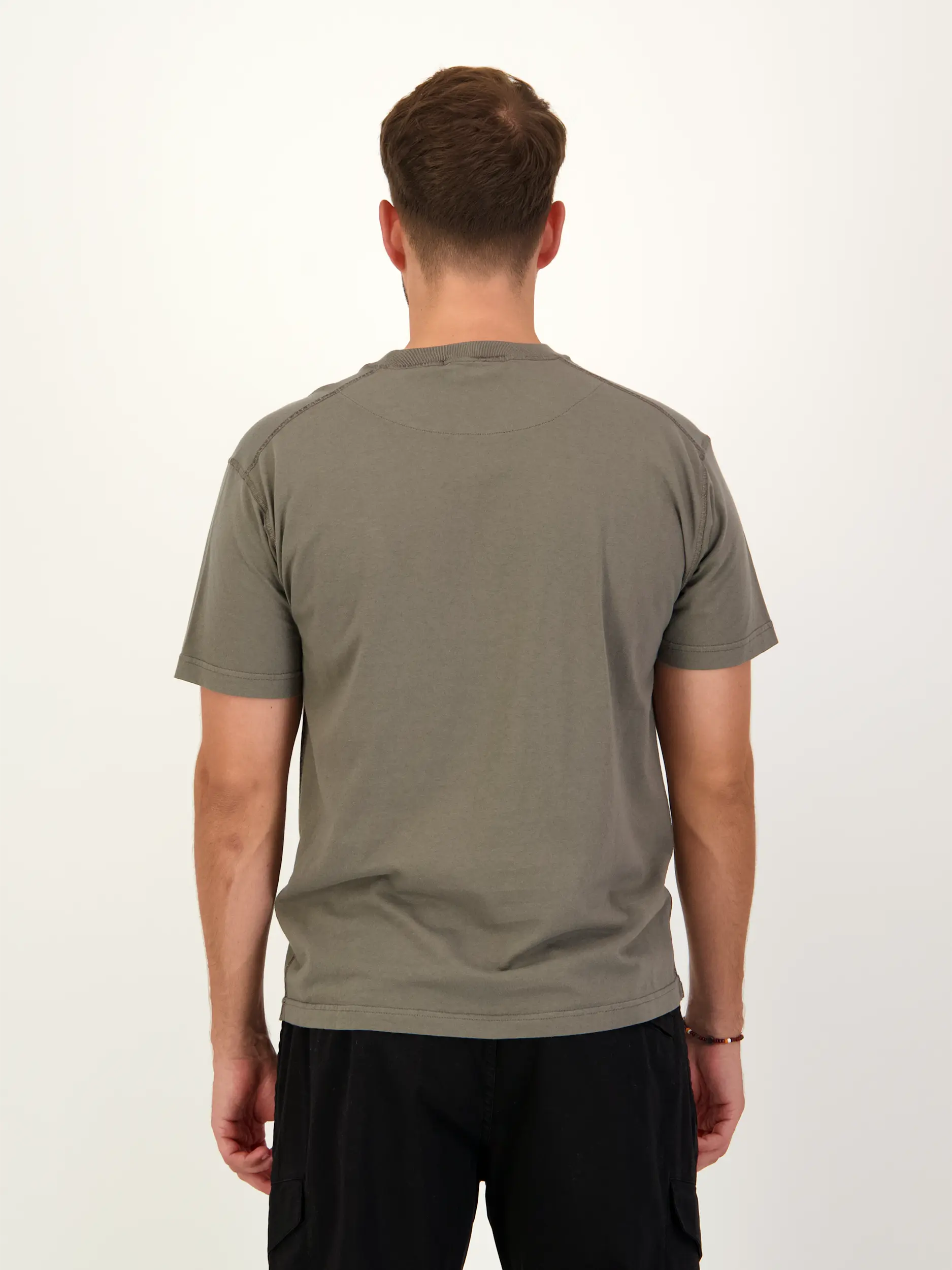 T-Shirt - Artikel Rückseite getragen von einem Modell
