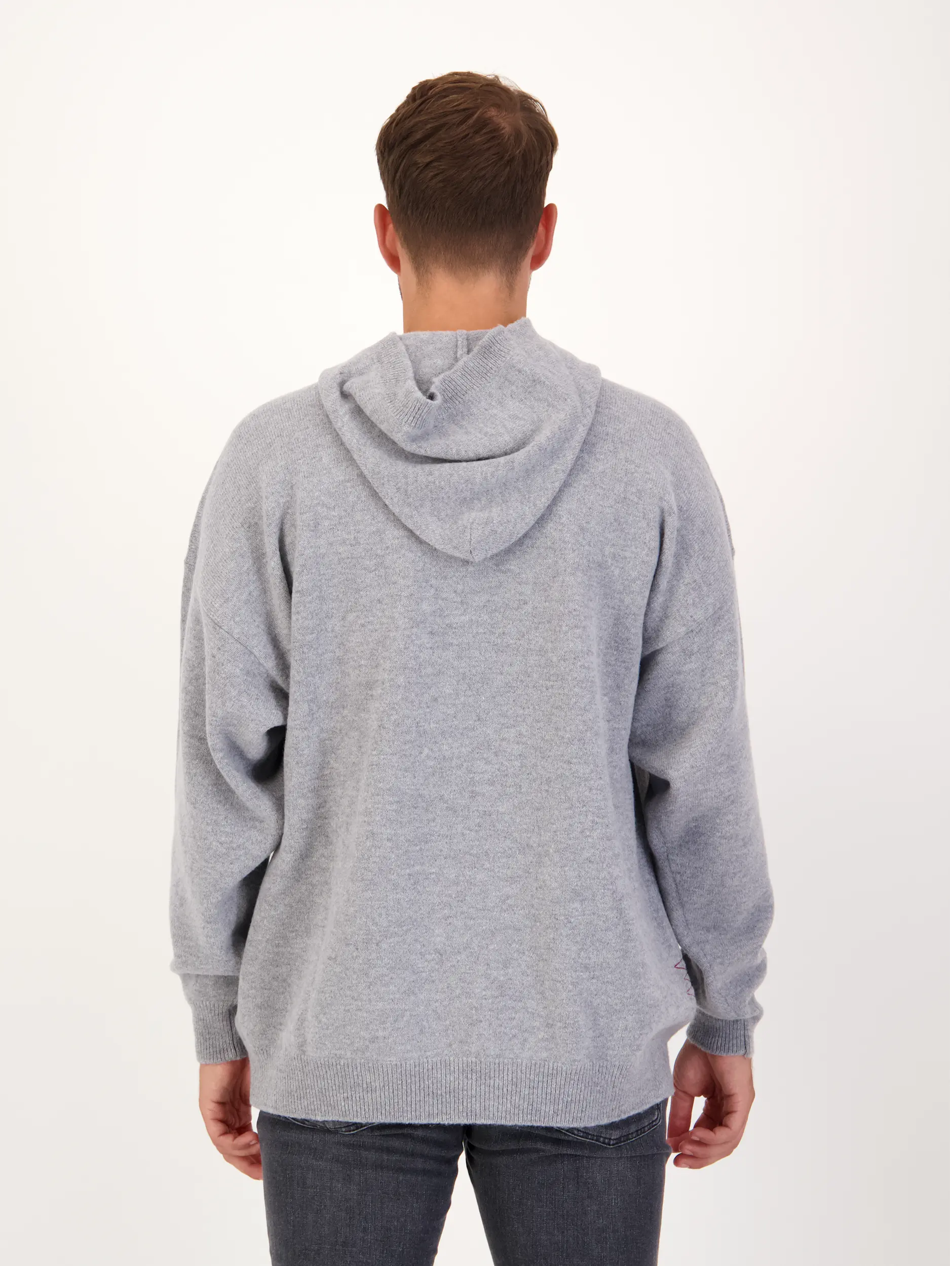 Pullover aus Wolle langarm - Artikel Rückseite getragen von einem Modell - Farbe: Grau