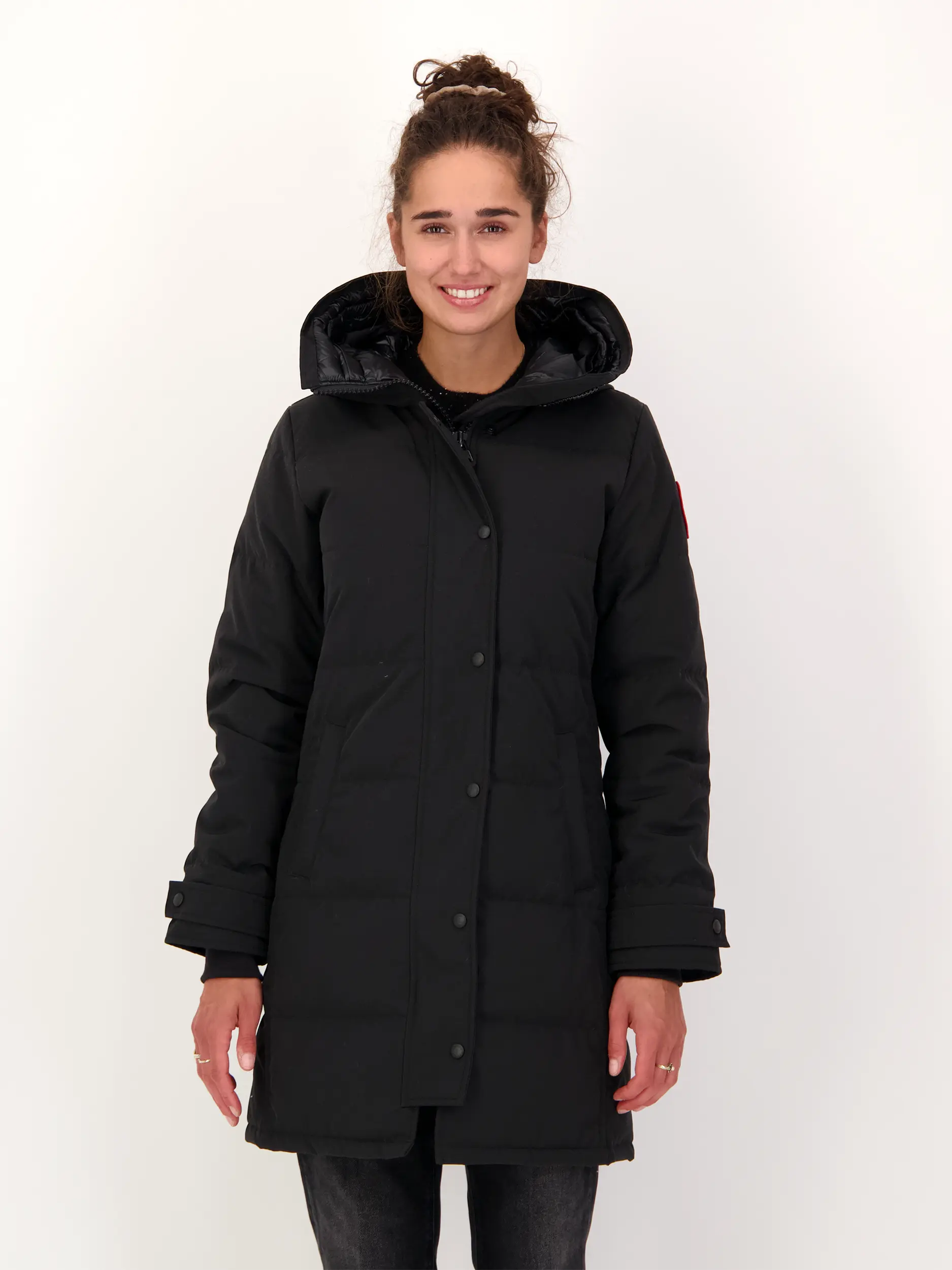 Kurzmantel 'Shelburne Parka' - Artikel Vorderseite getragen von einem Modell - Farbe: Schwarz