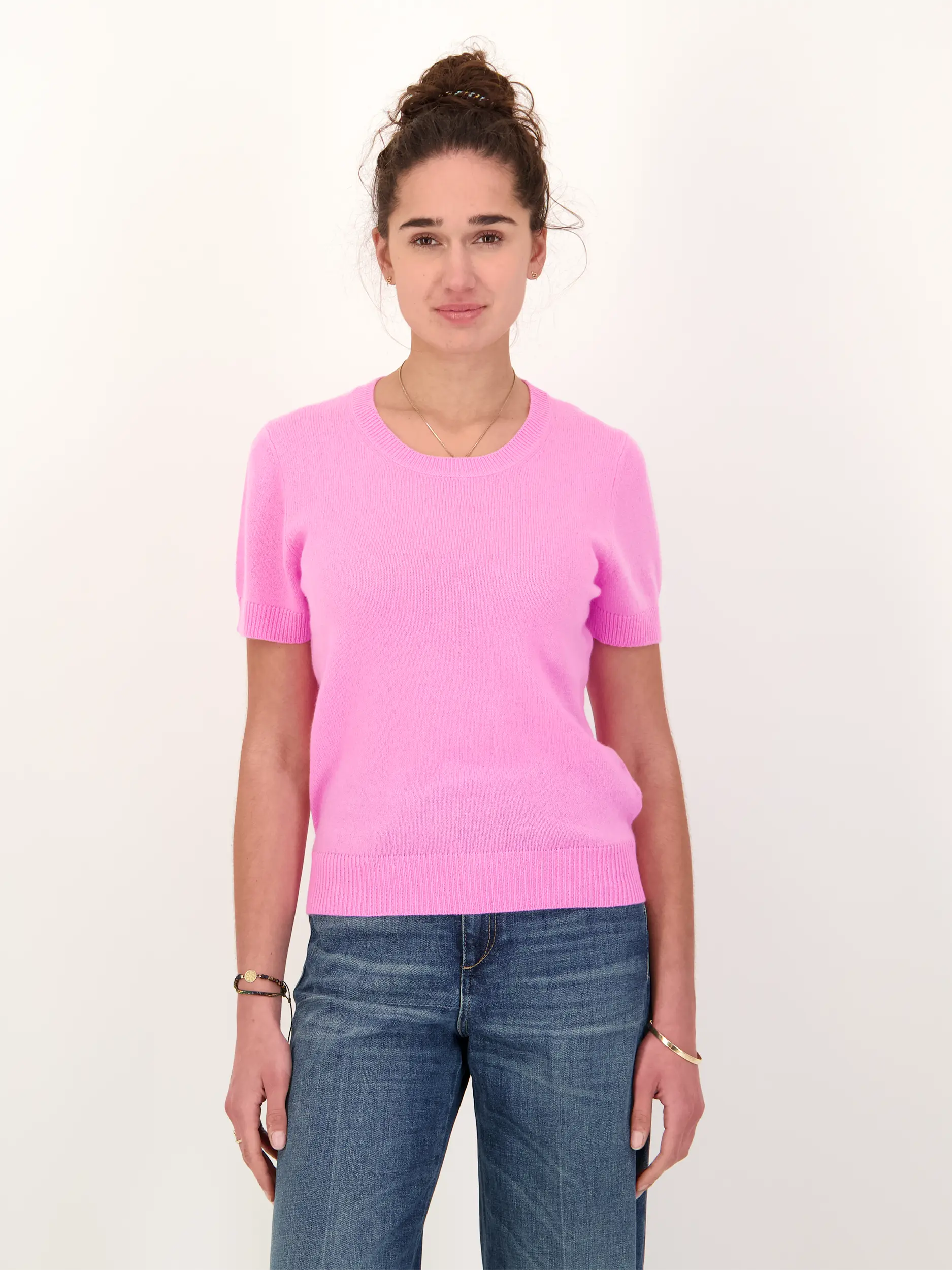 Pullover Kurzarm - Artikel Vorderseite getragen von einem Modell - Farbe: Rosa&Pink