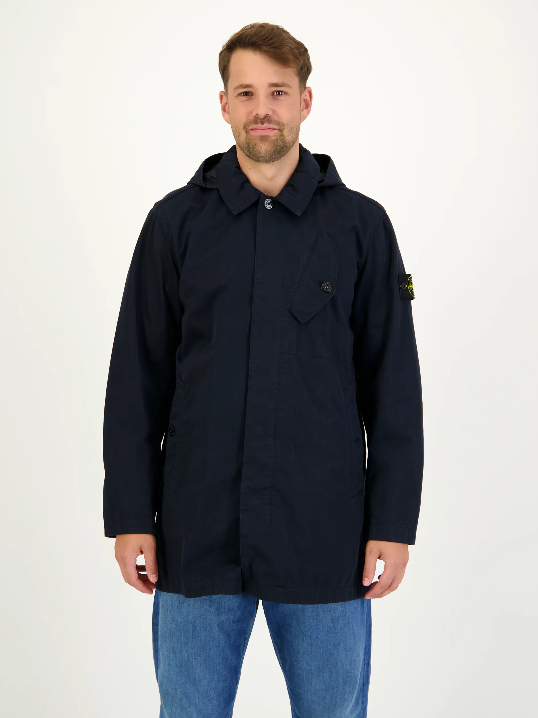 Kurzmantel 'Giaccone' - Artikel Vorderseite getragen von einem Modell - Farbe: Blau