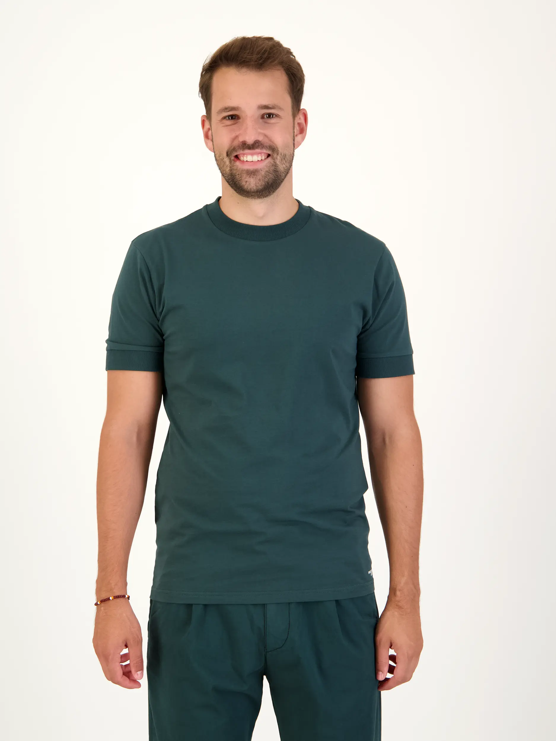T-Shirt 'Anton' - Artikel Vorderseite getragen von einem Modell