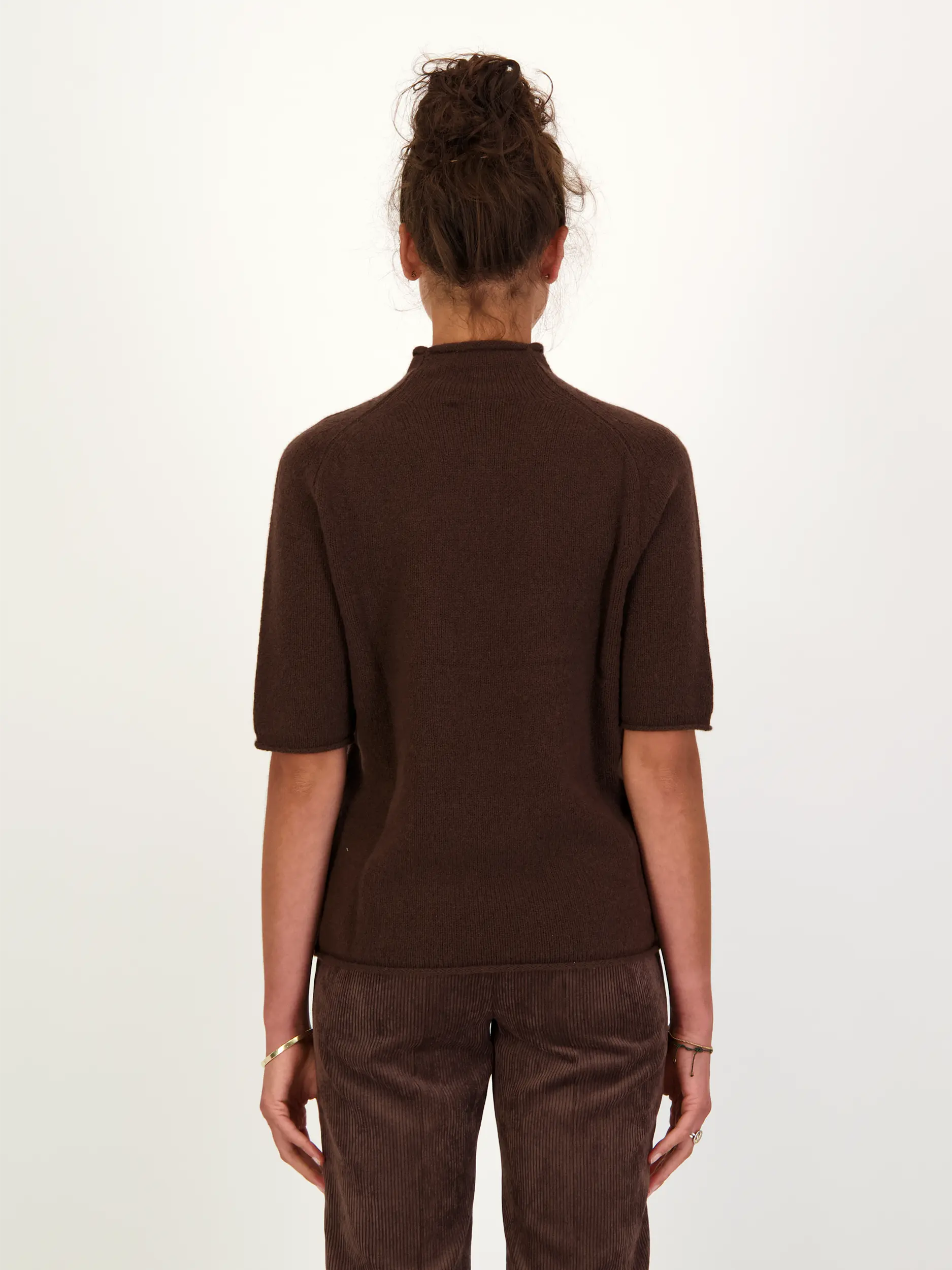 Pullover aus Wolle 3/4-Arm - Artikel Rückseite getragen von einem Modell - Farbe: Braun