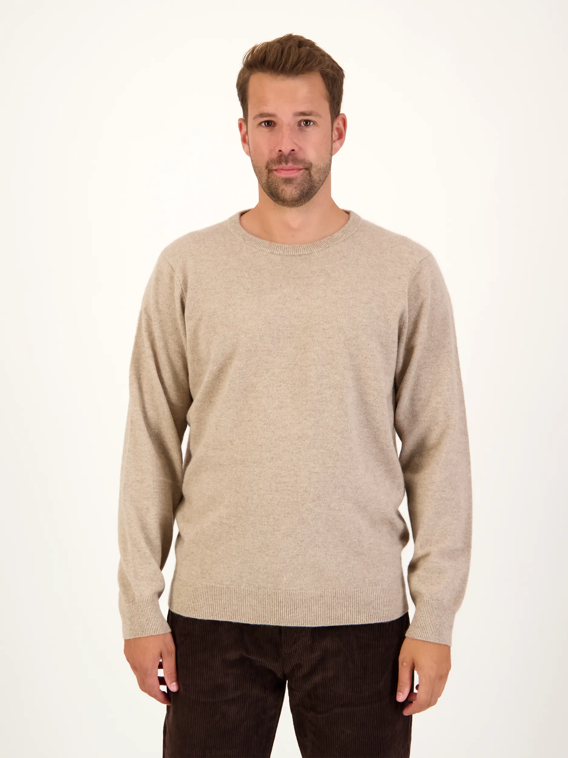 Pullover aus Kaschmir langarm - Artikel Vorderseite getragen von einem Modell - Farbe: Braun