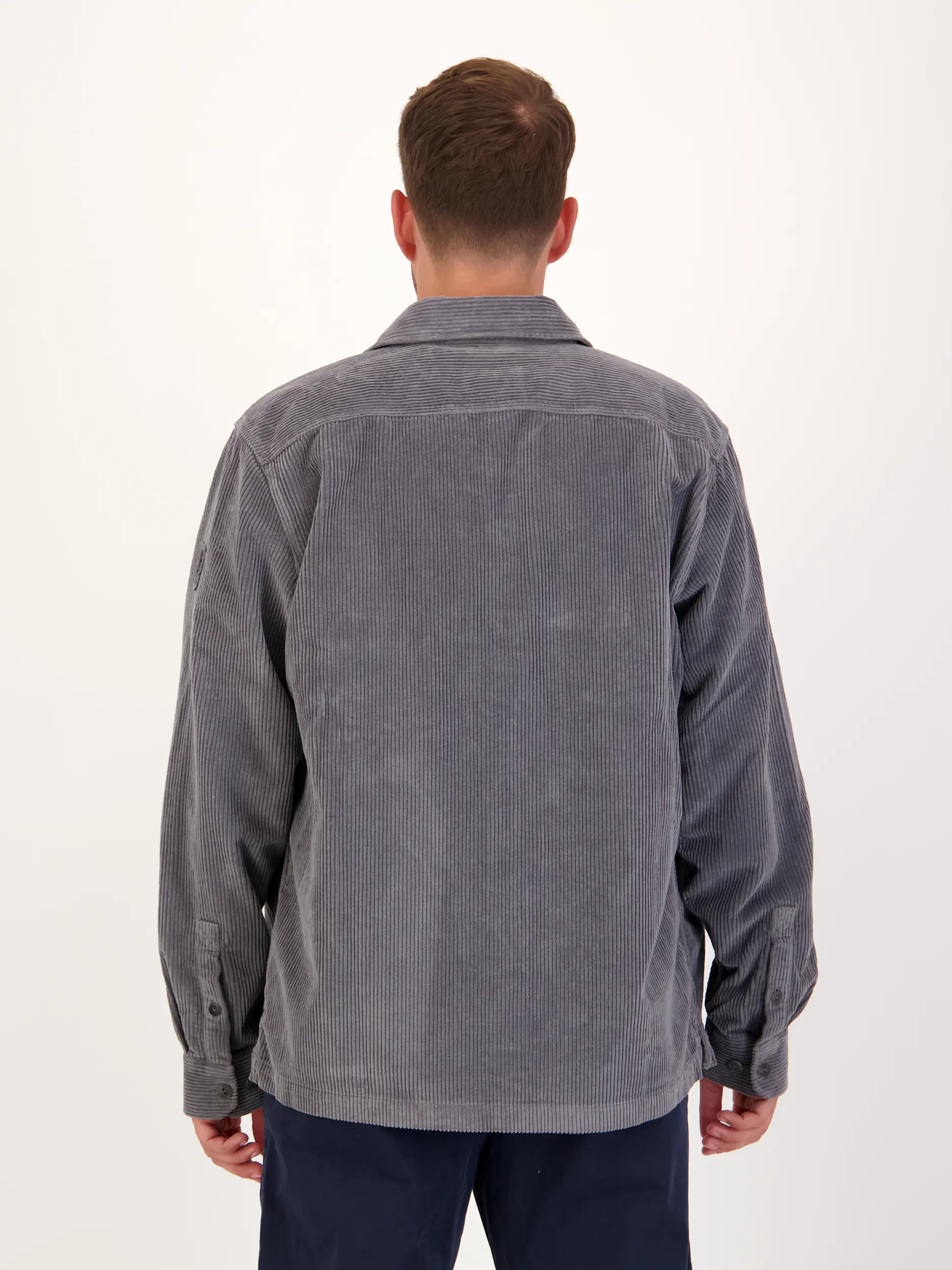 Overshirt - Artikel Rückseite getragen von einem Modell - Farbe: Grau