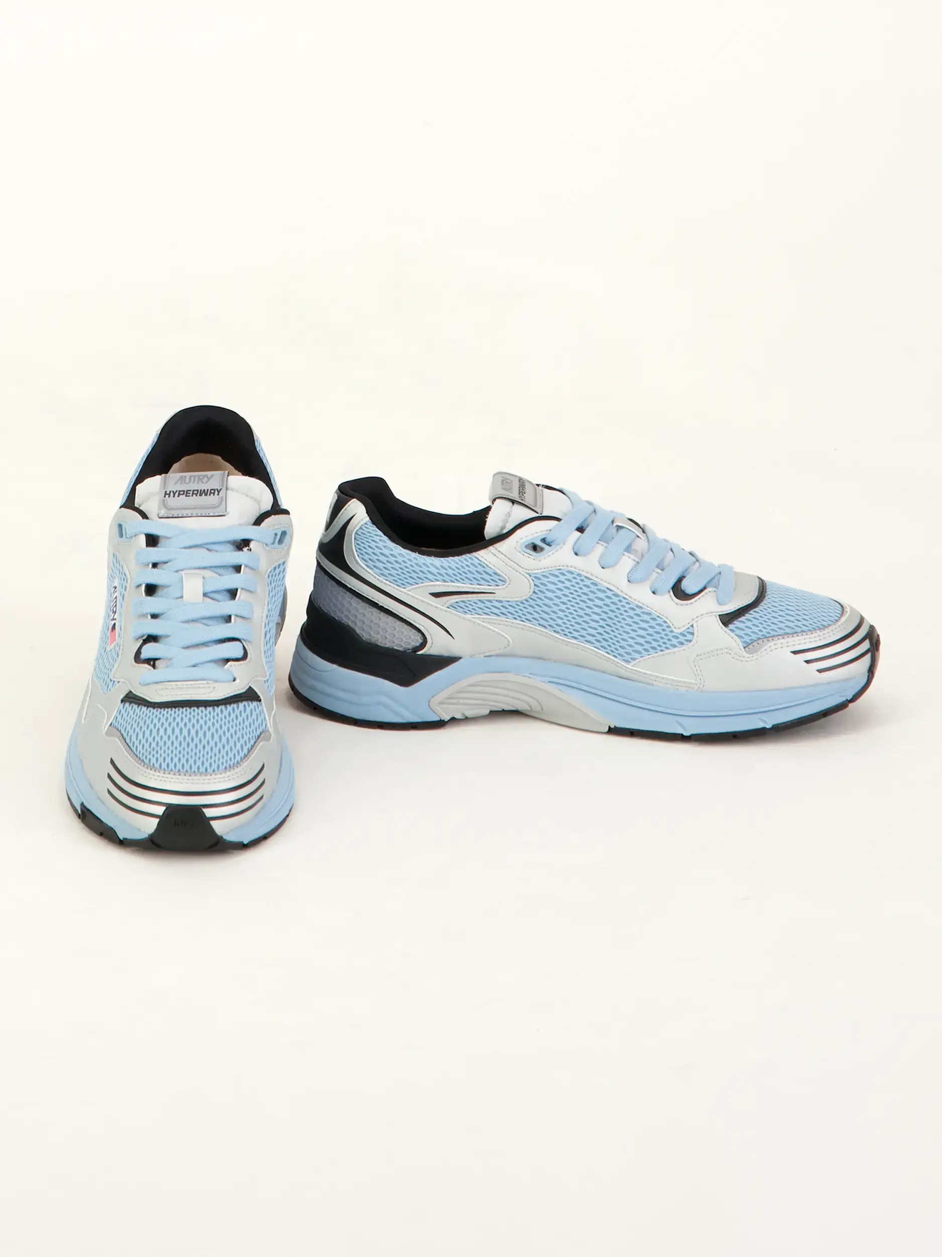 Sneaker 'Hyperway' - Artikel Vorderseite getragen von einem Modell - Farbe: Blau