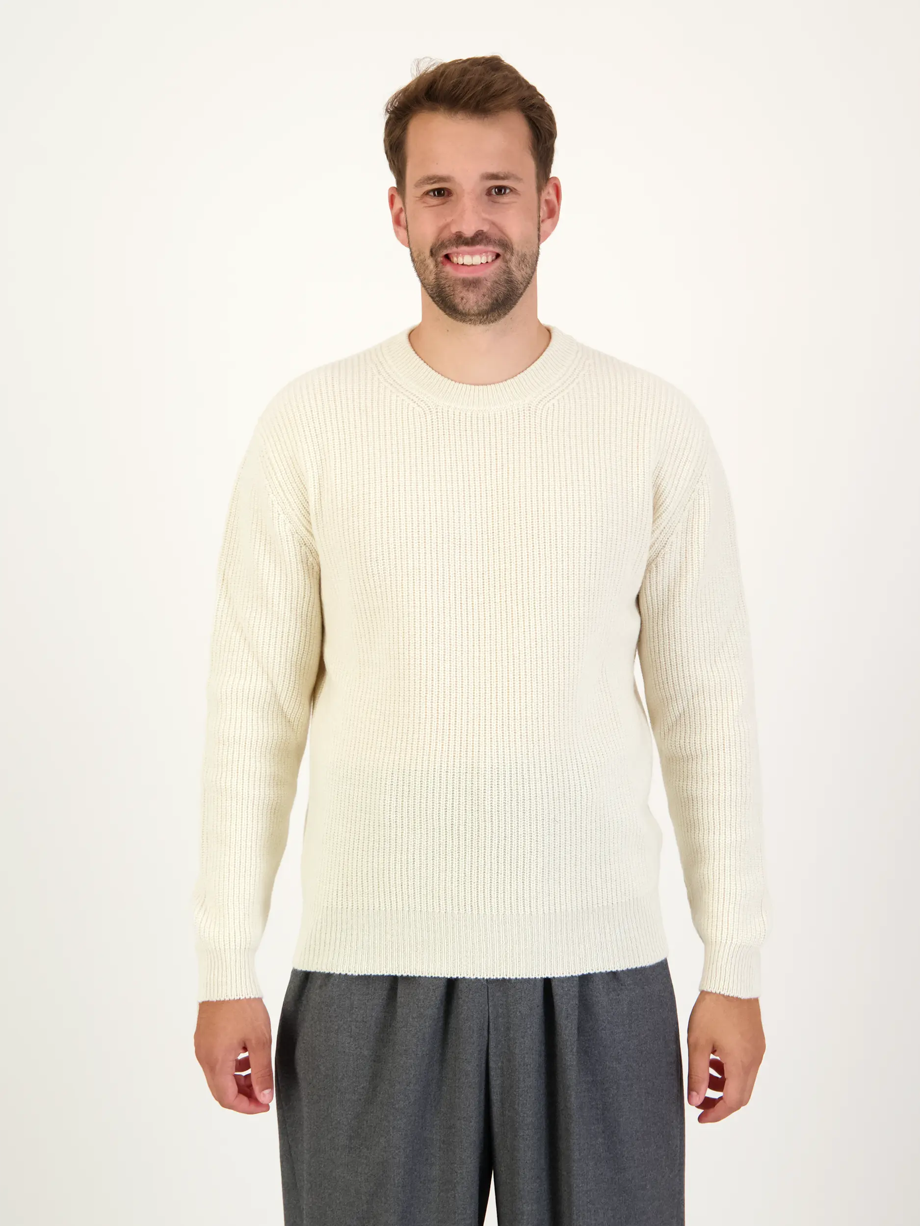 Rippstrickpullover aus Kaschmir langarm - Artikel Vorderseite getragen von einem Modell - Farbe: Creme