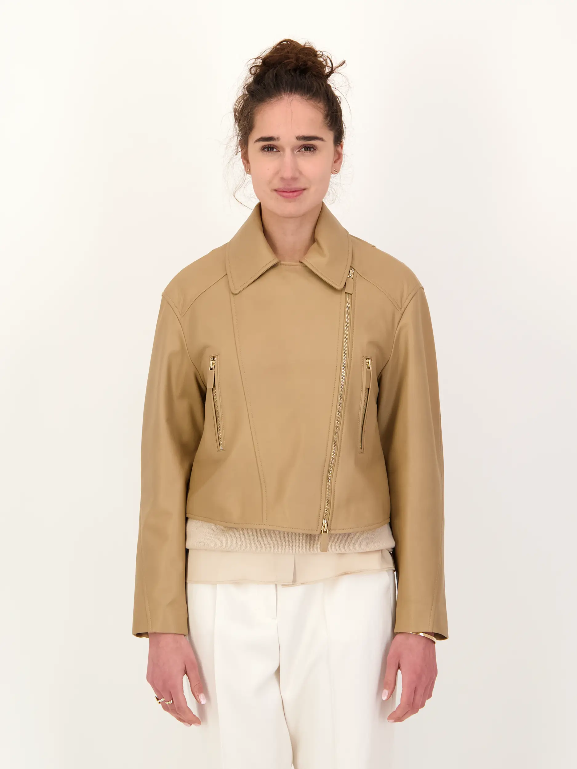 Lederjacke - Artikel Vorderseite getragen von einem Modell - Farbe: Braun