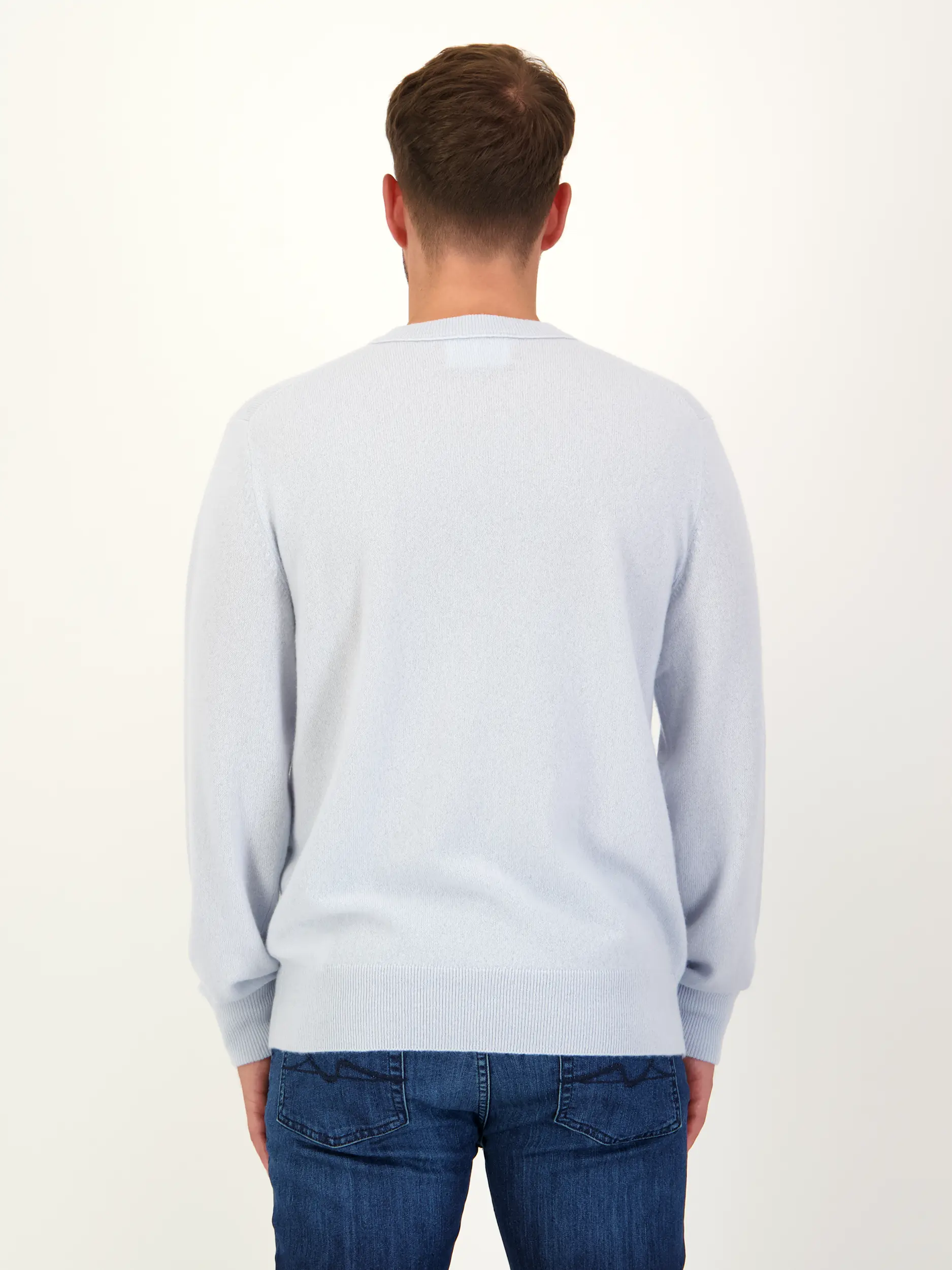 Pullover aus Kaschmir langarm - Artikel Rückseite getragen von einem Modell