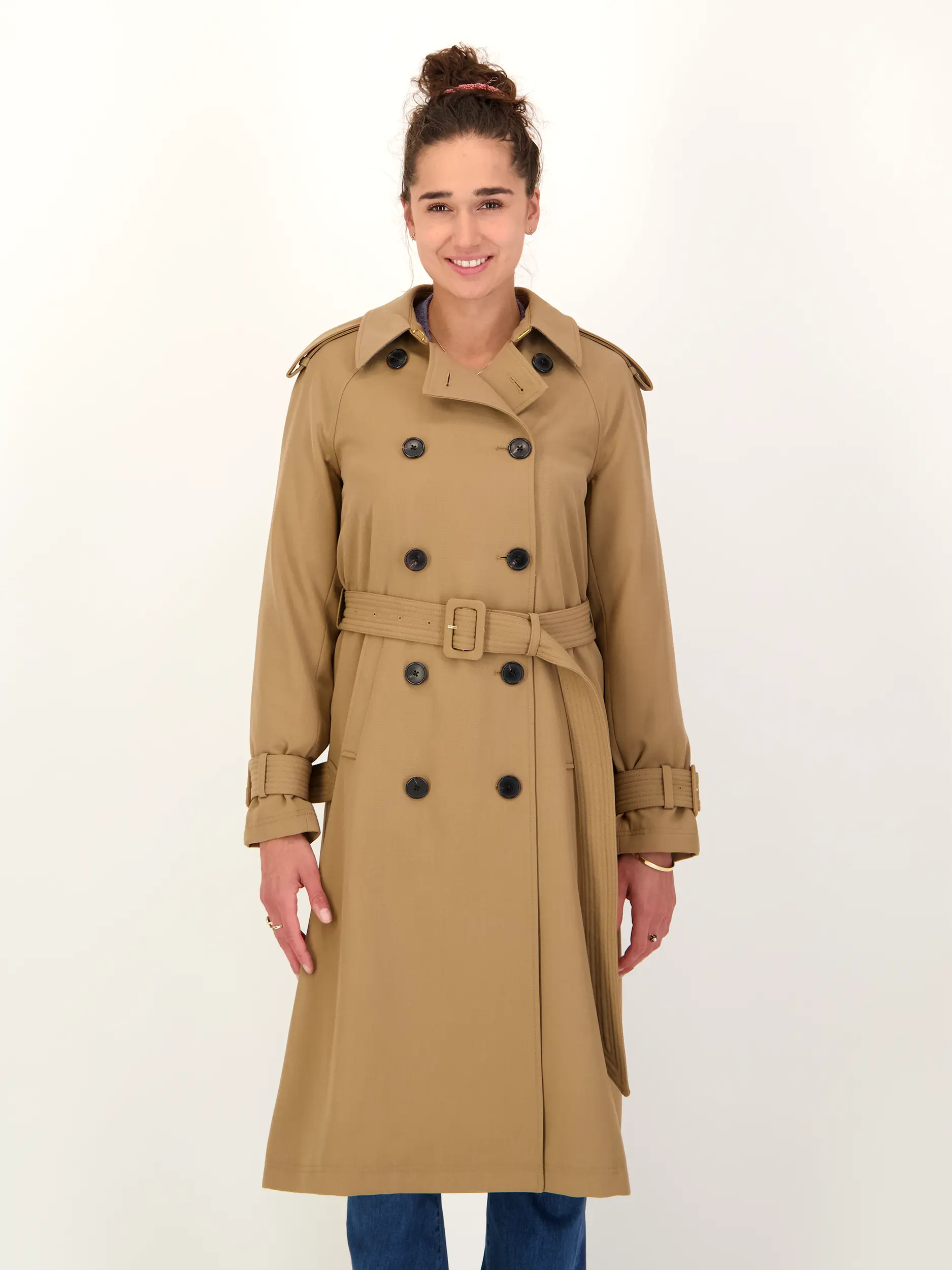 Mantel 'Conneley Dickey Trench' - Artikel Vorderseite getragen von einem Modell - Farbe: Braun