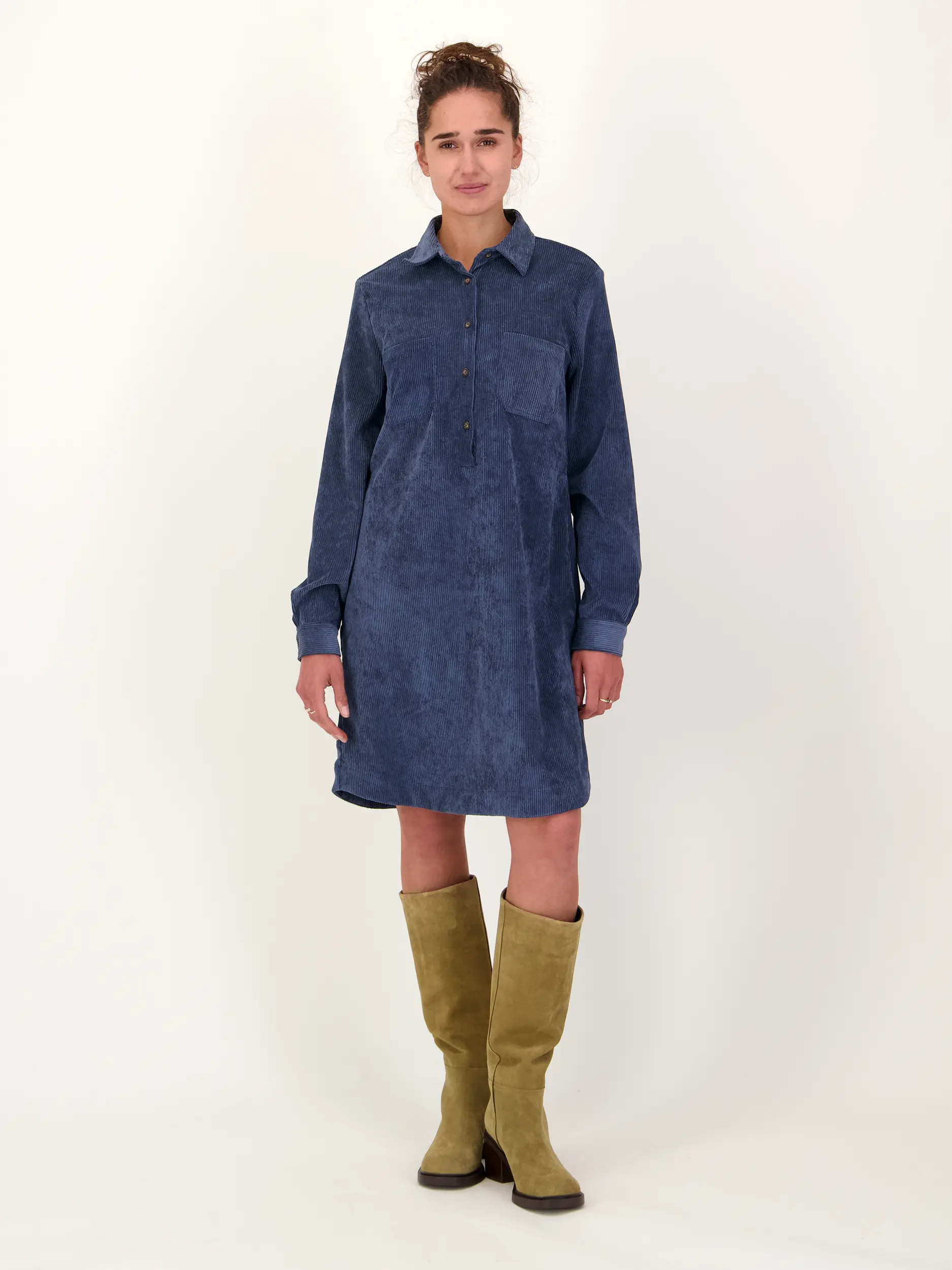 Midi Cordkleid 'Marisa' langarm - Artikel Vorderseite getragen von einem Modell - Farbe: Blau