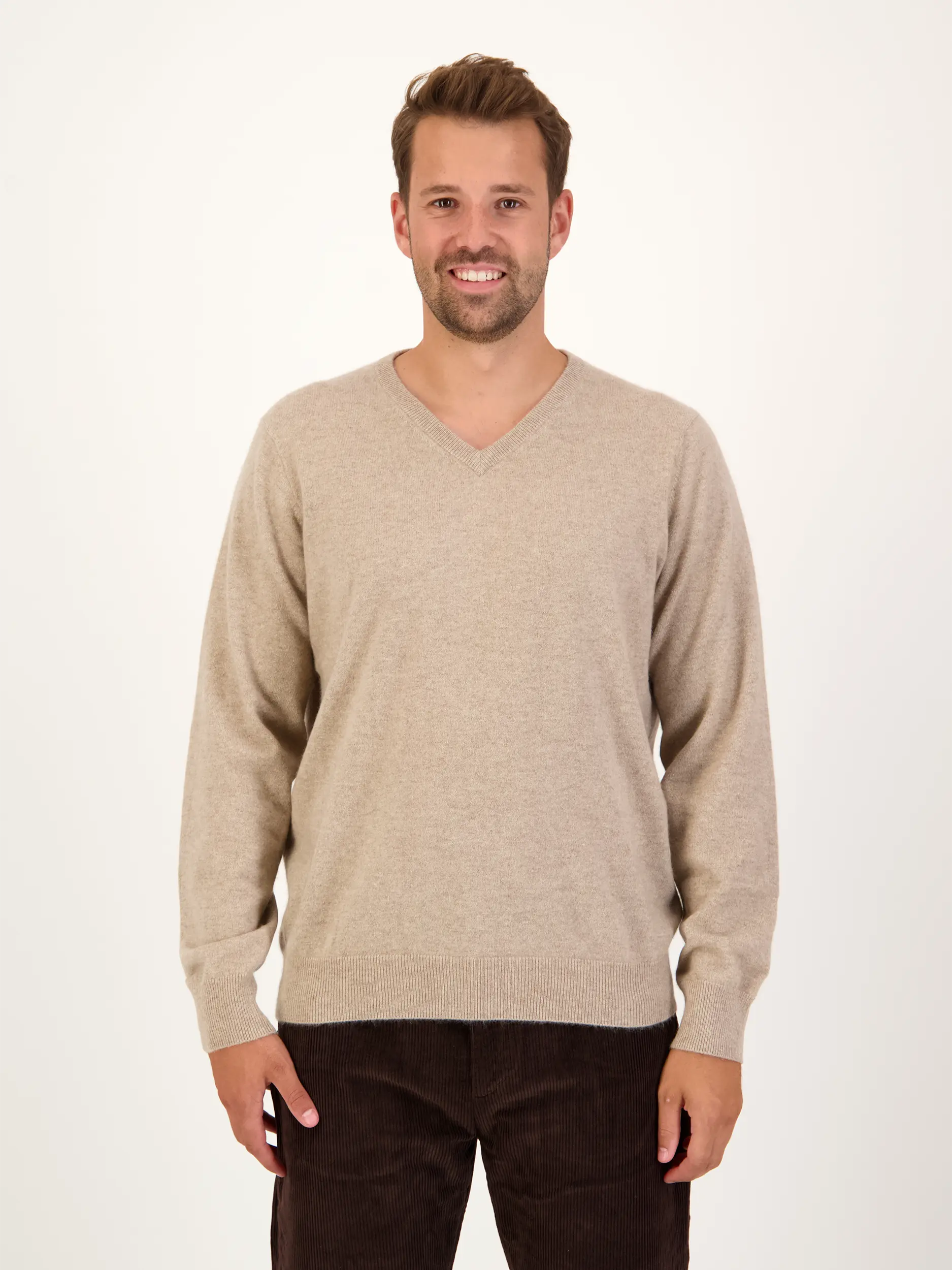 Pullover aus Kaschmir langarm - Artikel Vorderseite getragen von einem Modell - Farbe: Braun