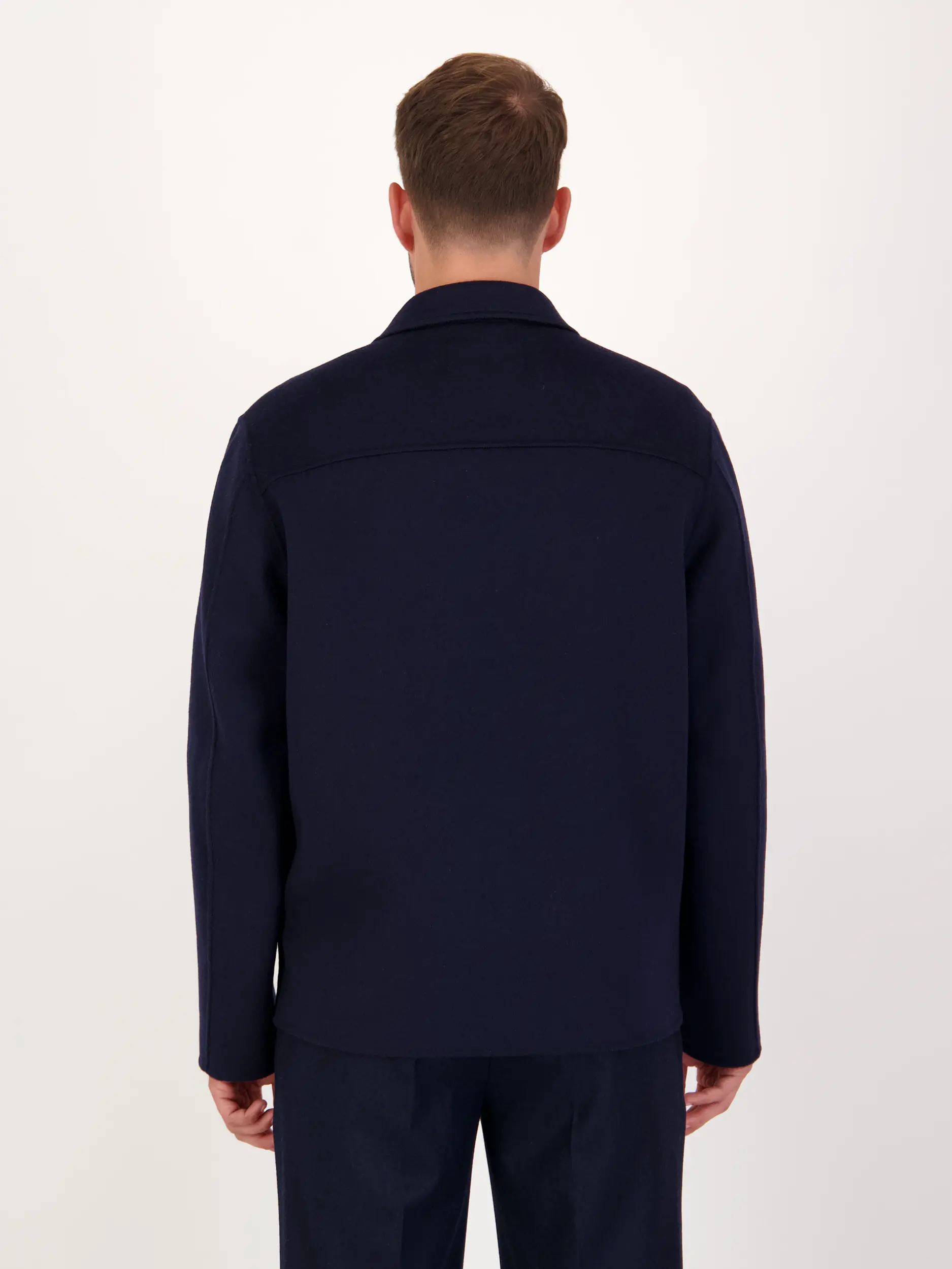 Jacke 'Makona' aus Woll-Mix - Artikel Rückseite getragen von einem Modell - Farbe: Blau