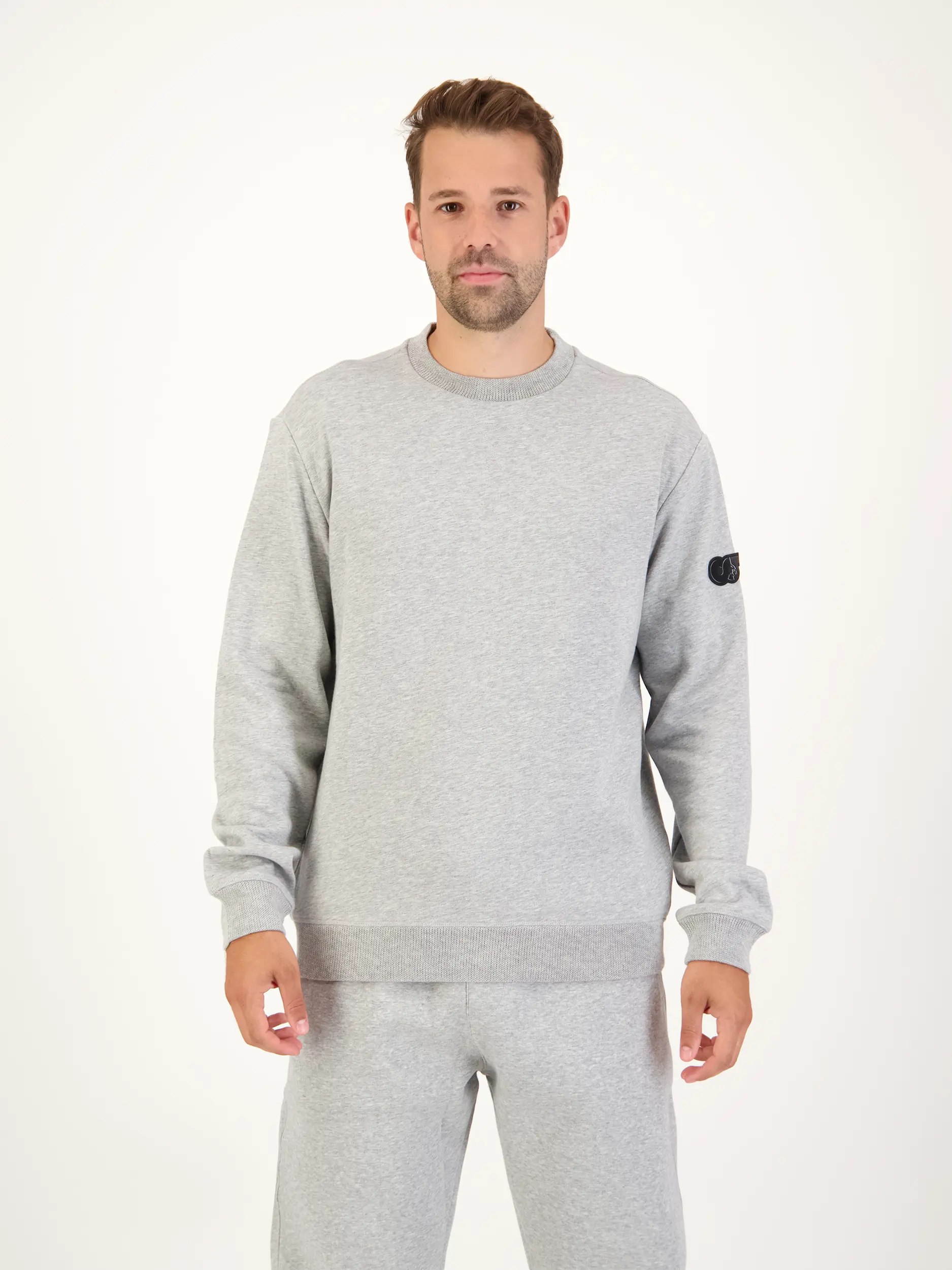 Sweatshirt 'Sefar' - Artikel Vorderseite getragen von einem Modell - Farbe: Grau