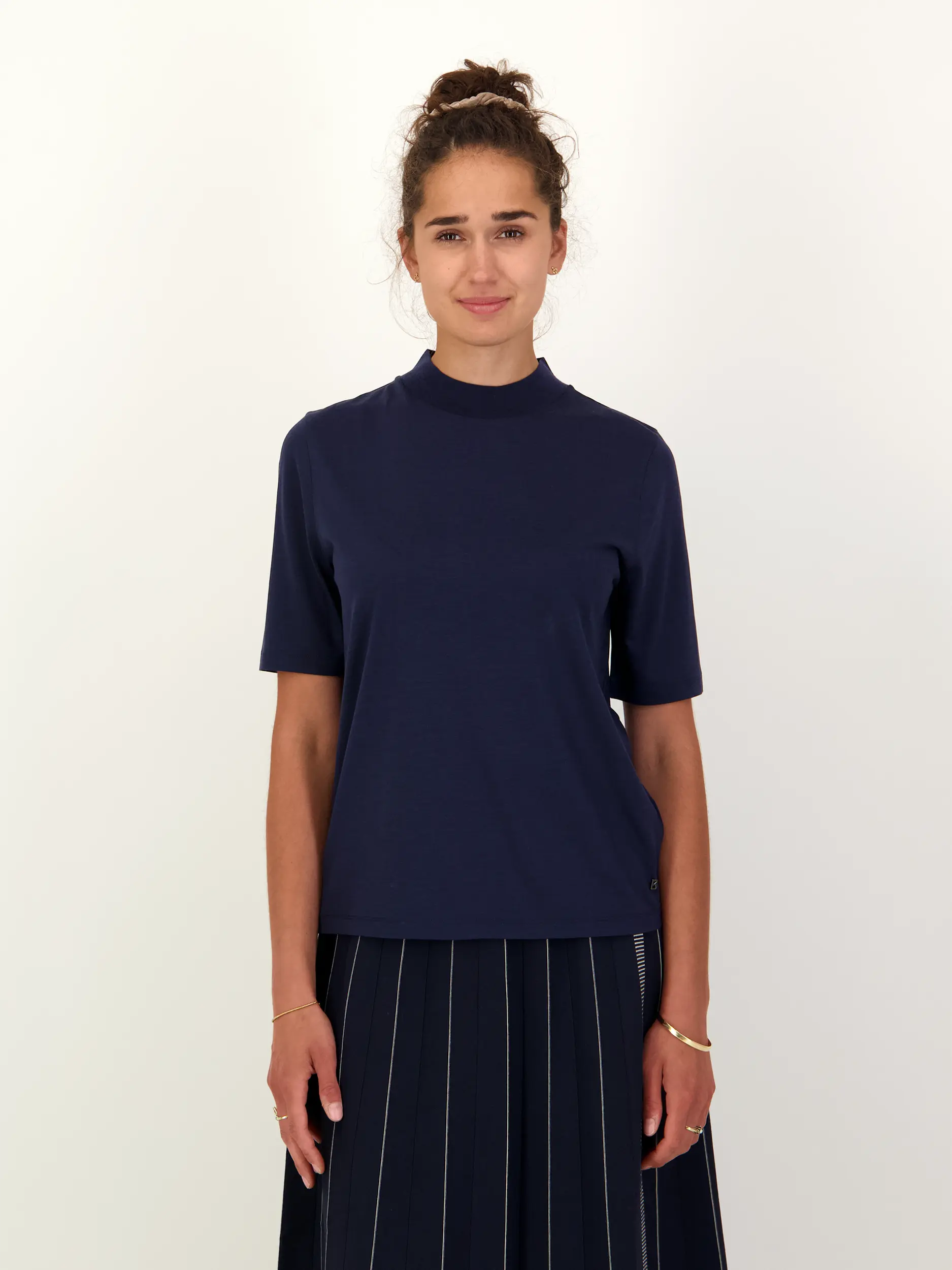 T-Shirt 'Willow' aus Wolle 3/4-Arm - Artikel Vorderseite getragen von einem Modell - Farbe: Blau