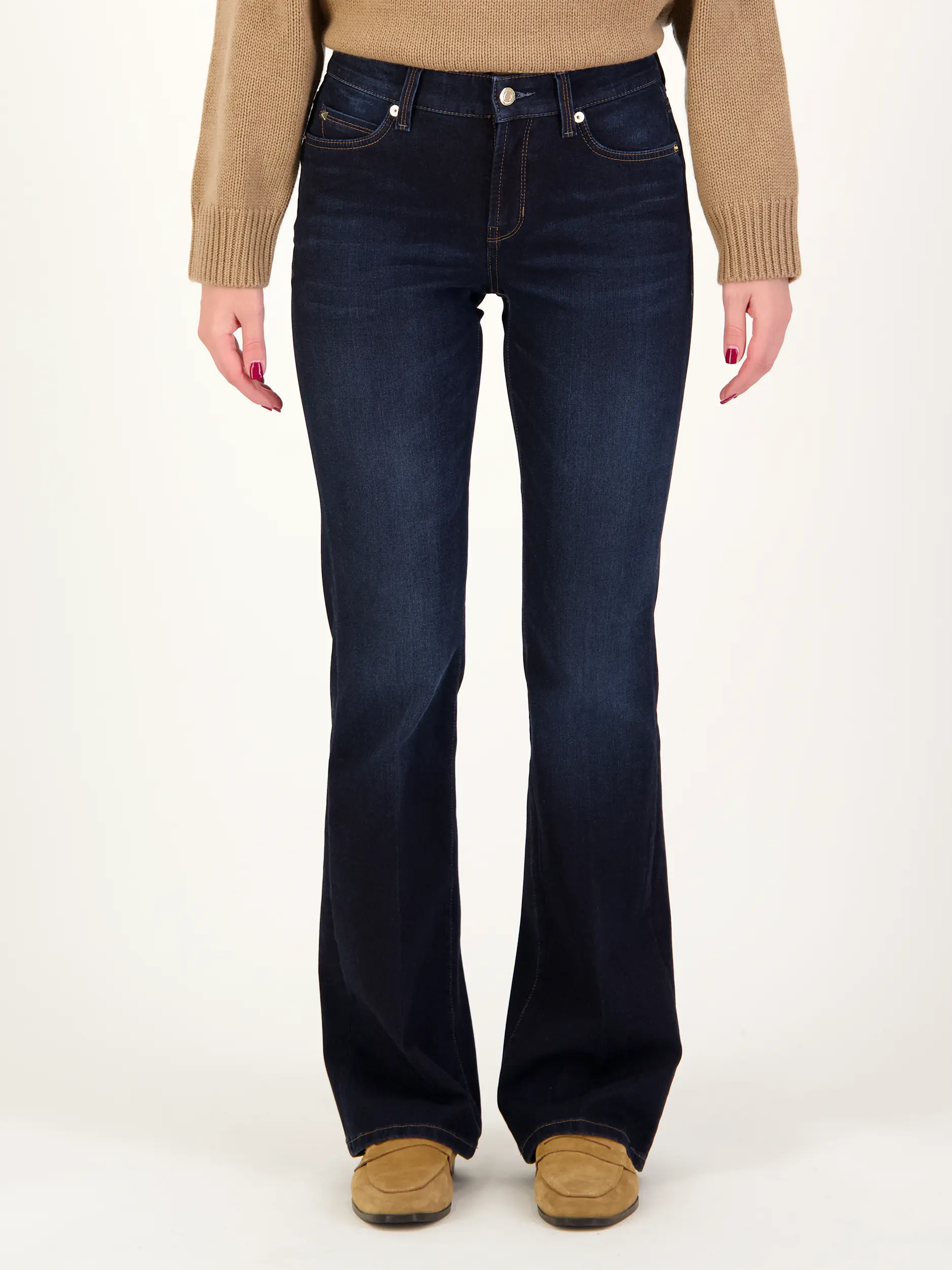 Mid Rise Flared Leg Jeans 'Paris Flared' - Artikel Vorderseite getragen von einem Modell - Farbe: Blau