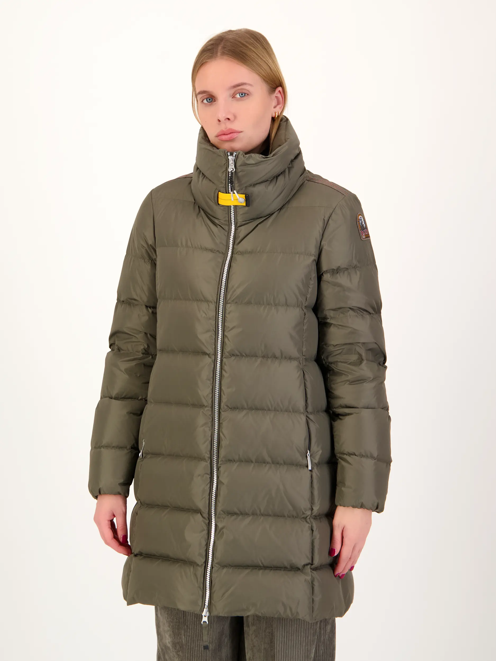 Wasserabweisende Steppjacke 'Malandra' - Artikel Vorderseite getragen von einem Modell - Farbe: Grün