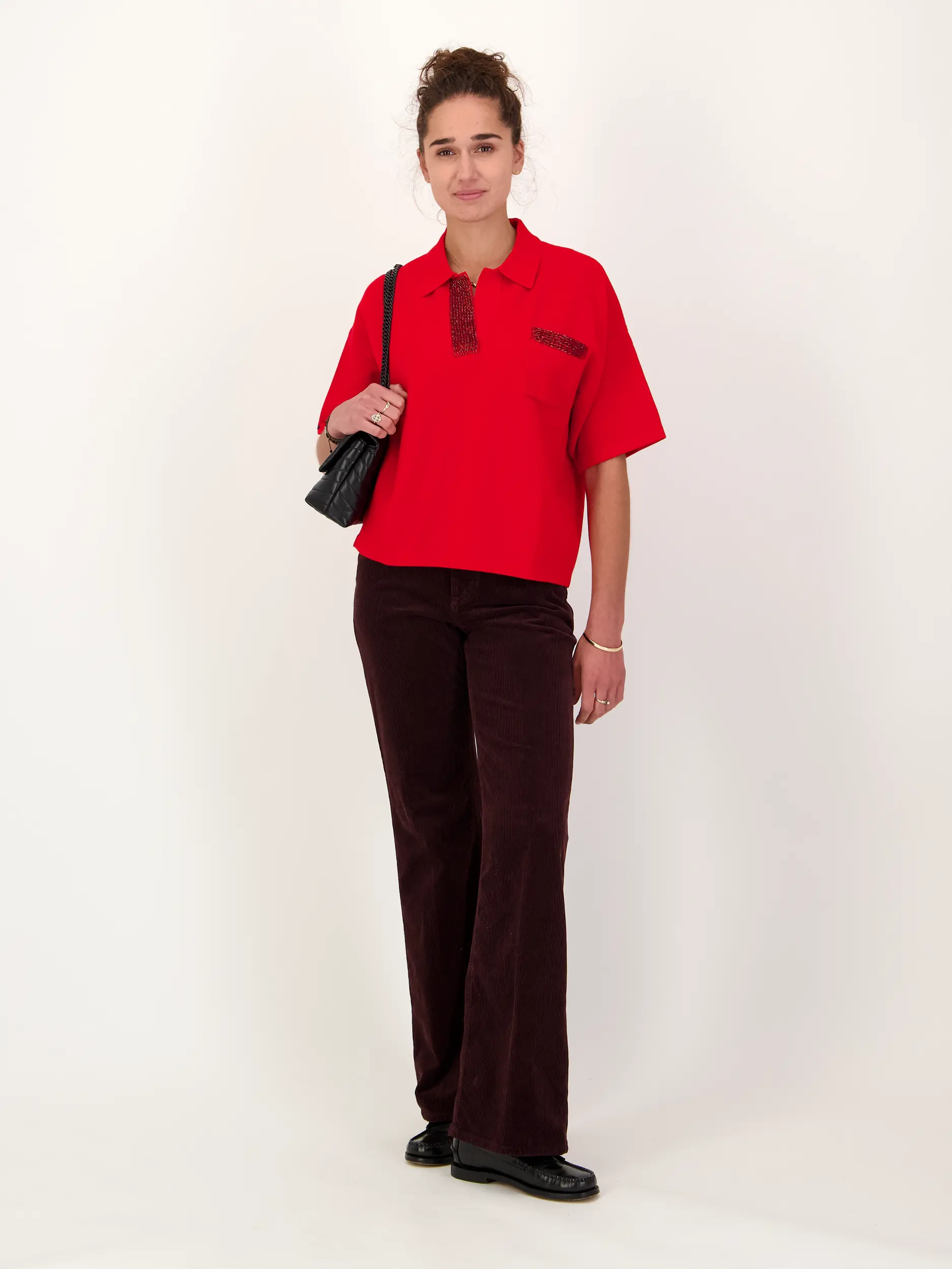 Poloshirt 3/4 Arm - Artikel Teil eines Outfits getragen von einem Modell - Farbe: Rot