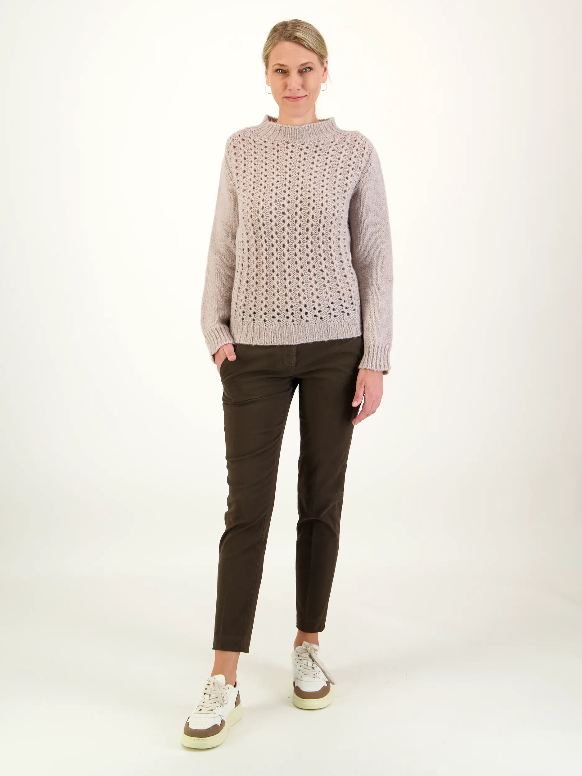 Pullover aus Alpaka-Mix langarm - Artikel Teil eines Outfits getragen von einem Modell