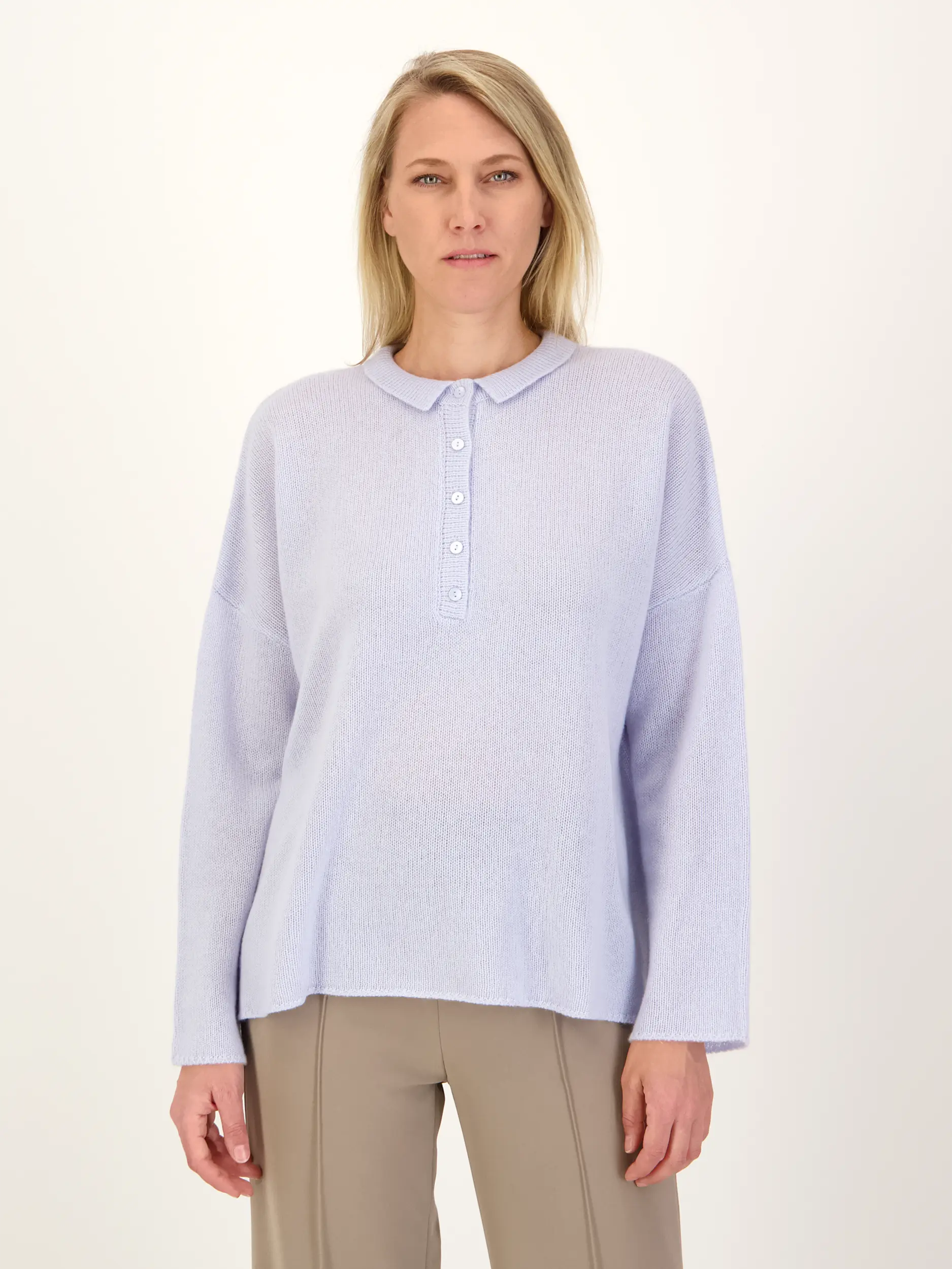 Pullover aus Cashmere langarm - Artikel Vorderseite getragen von einem Modell