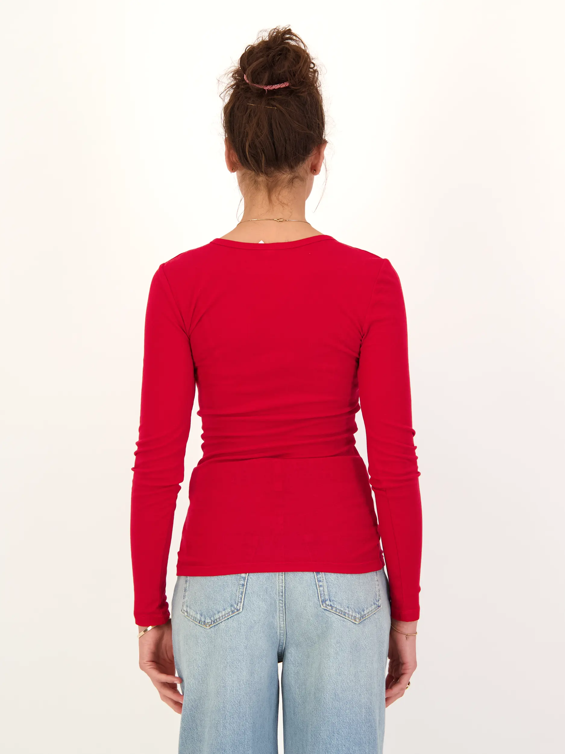 Langarmshirt 'Sadou' aus Woll-Mix - Artikel Rückseite getragen von einem Modell - Farbe: Rot