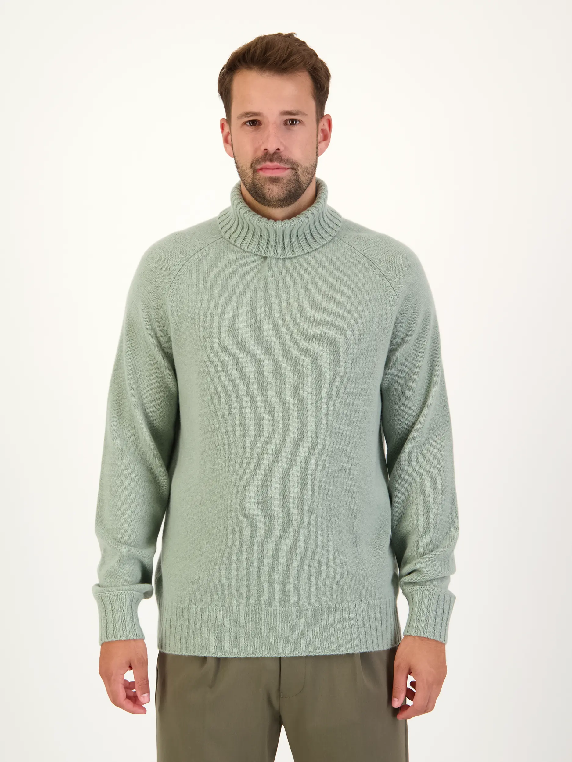 Pullover aus Kaschmir langarm - Artikel Vorderseite getragen von einem Modell - Farbe: Grün