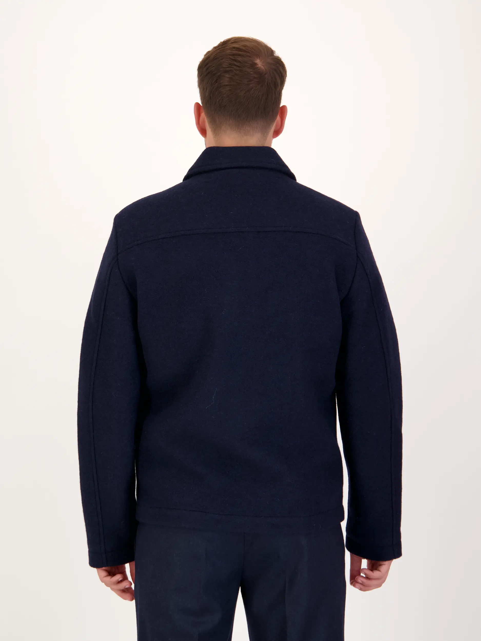 Jacke 'Gael' aus Woll-Mix - Artikel Rückseite getragen von einem Modell - Farbe: Blau