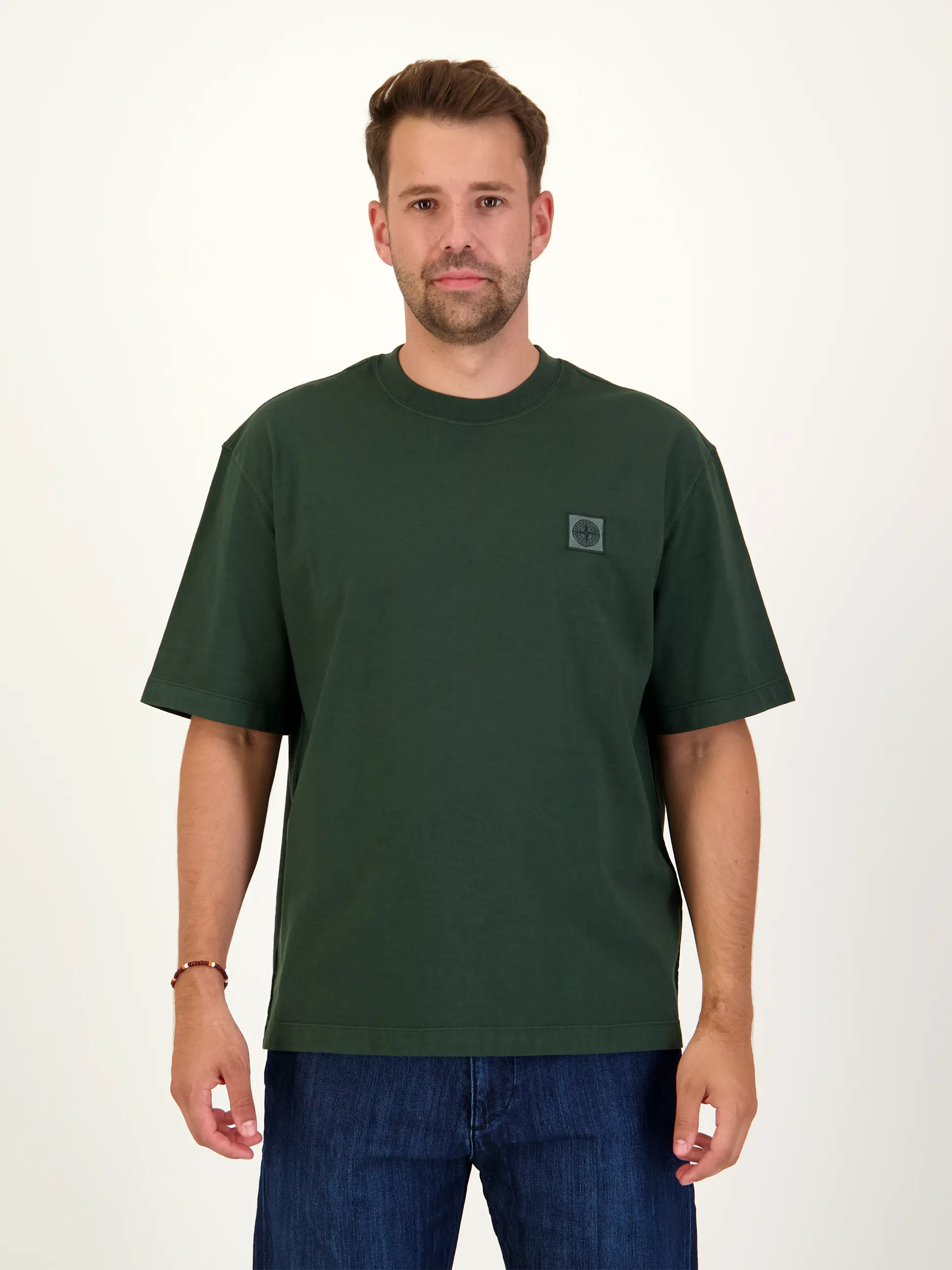 T-Shirt - Artikel Vorderseite getragen von einem Modell