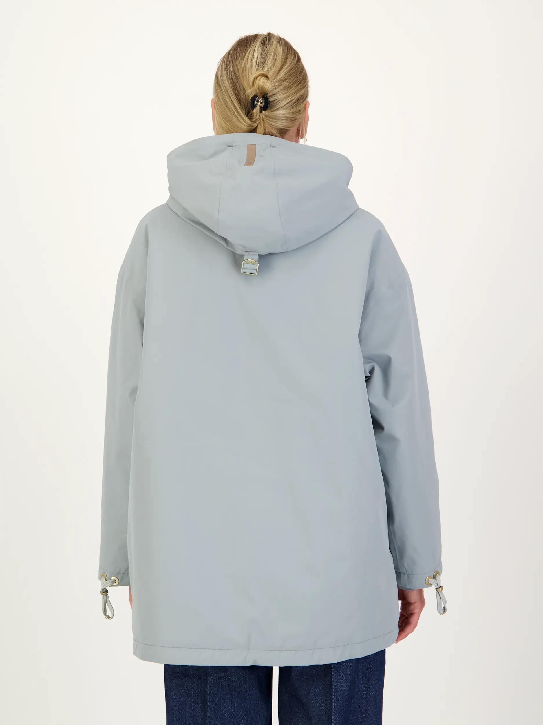 Wasserdichte Jacke 'Ease'  - Artikel Rückseite getragen von einem Modell - Farbe: Blau