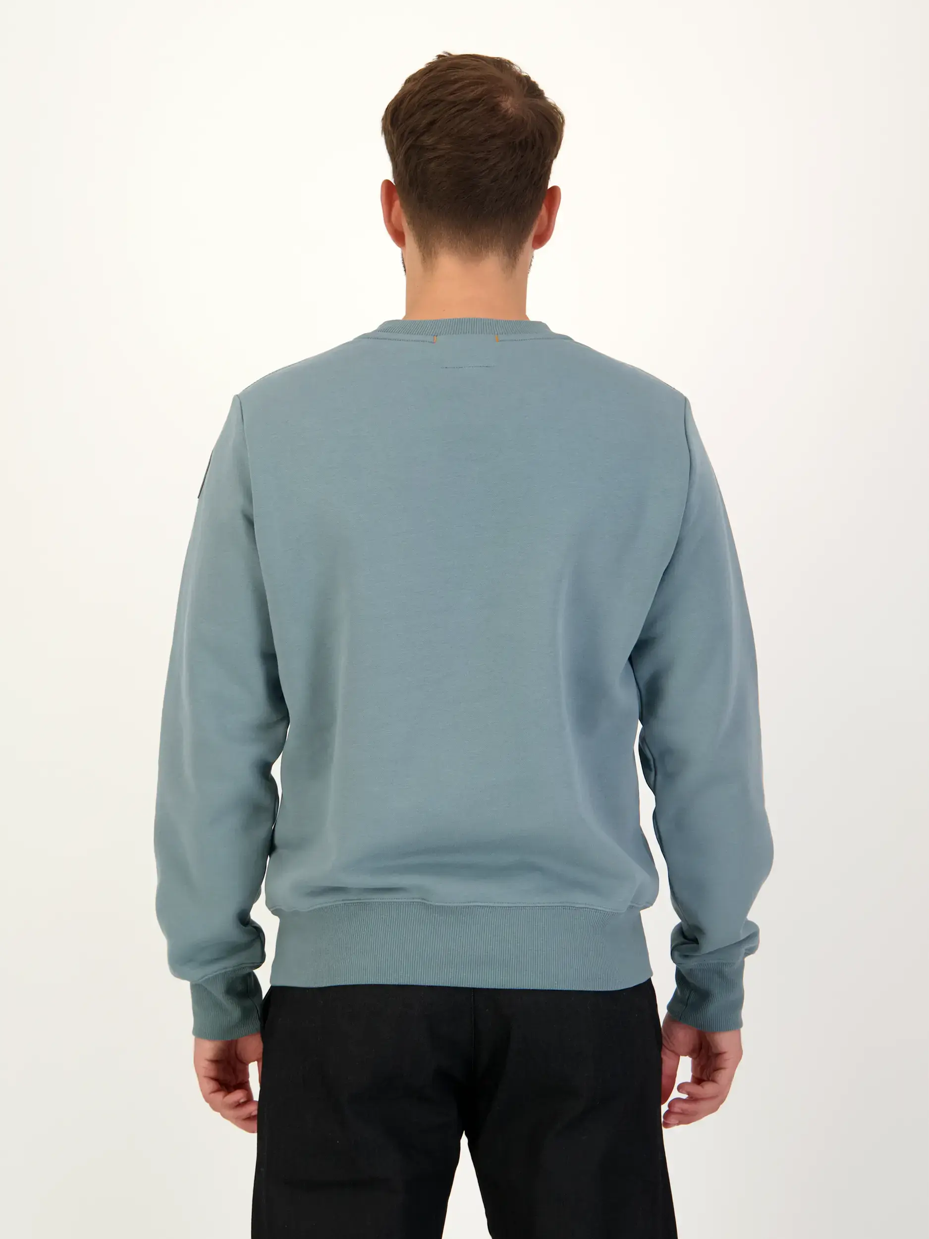 Sweatshirt - Artikel Rückseite getragen von einem Modell - Farbe: Blau