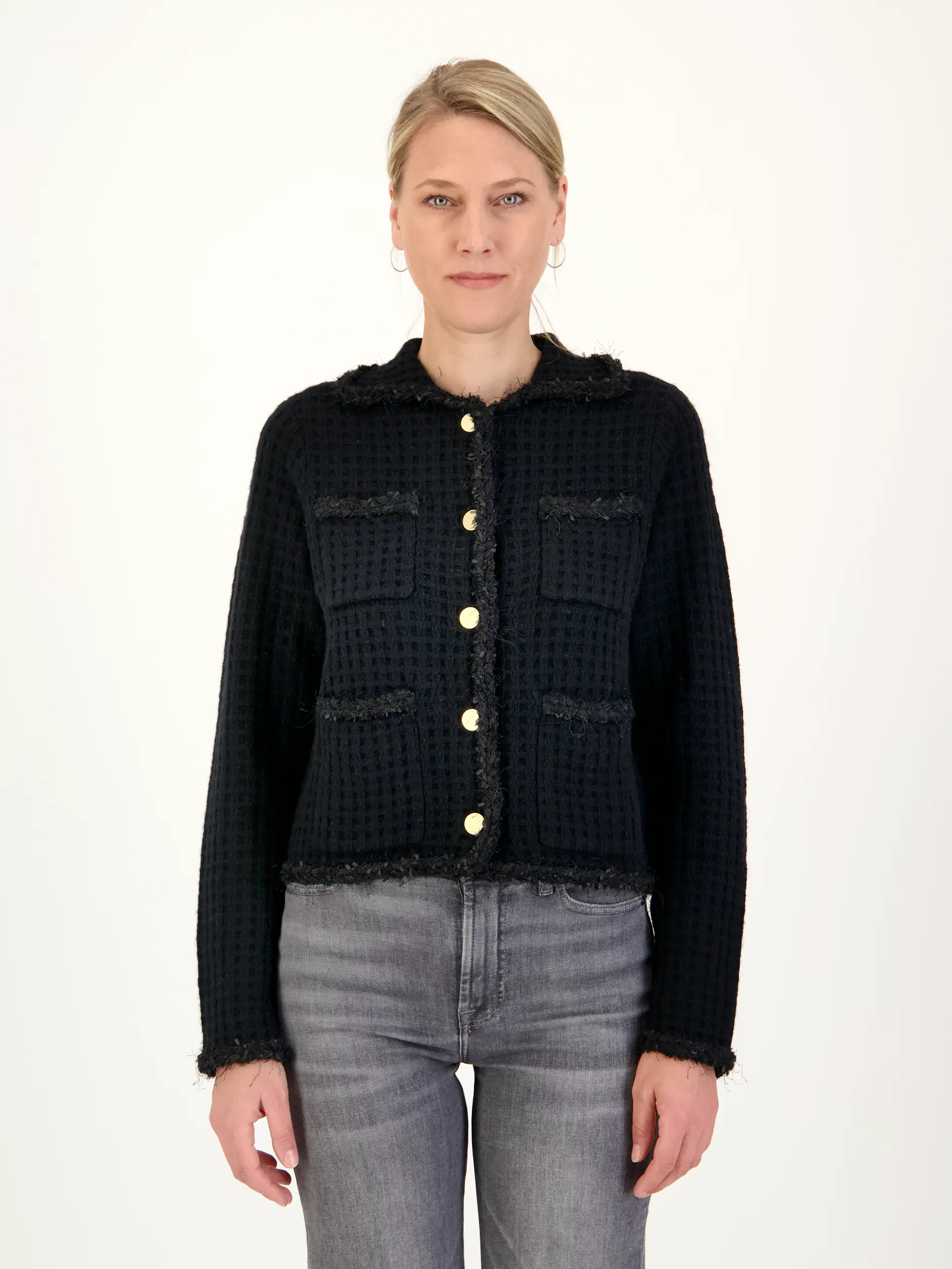 Strickjacke aus Wolle - Artikel Vorderseite getragen von einem Modell - Farbe: Schwarz