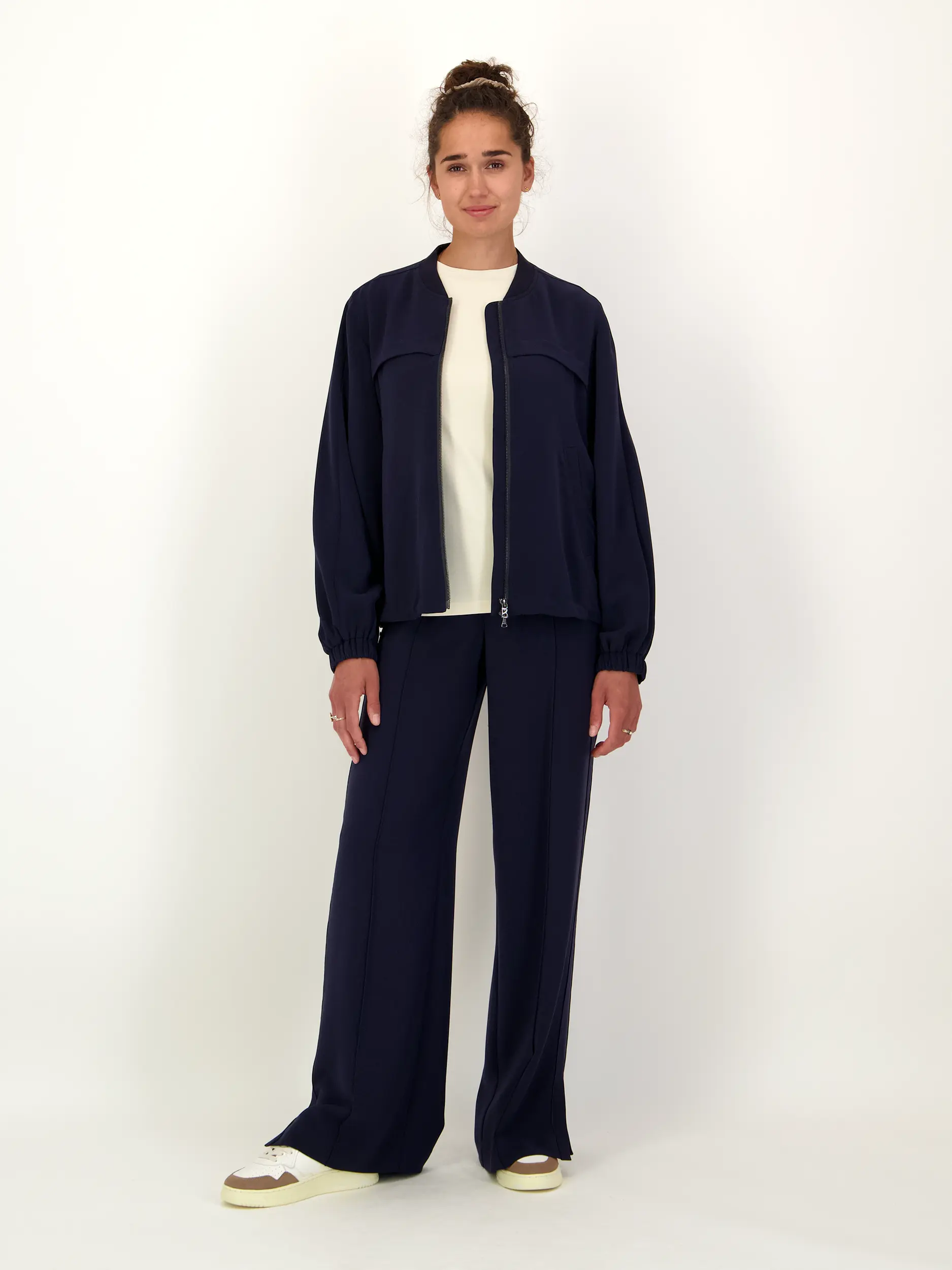 Jacke 'Sheila' - Artikel Teil eines Outfits getragen von einem Modell