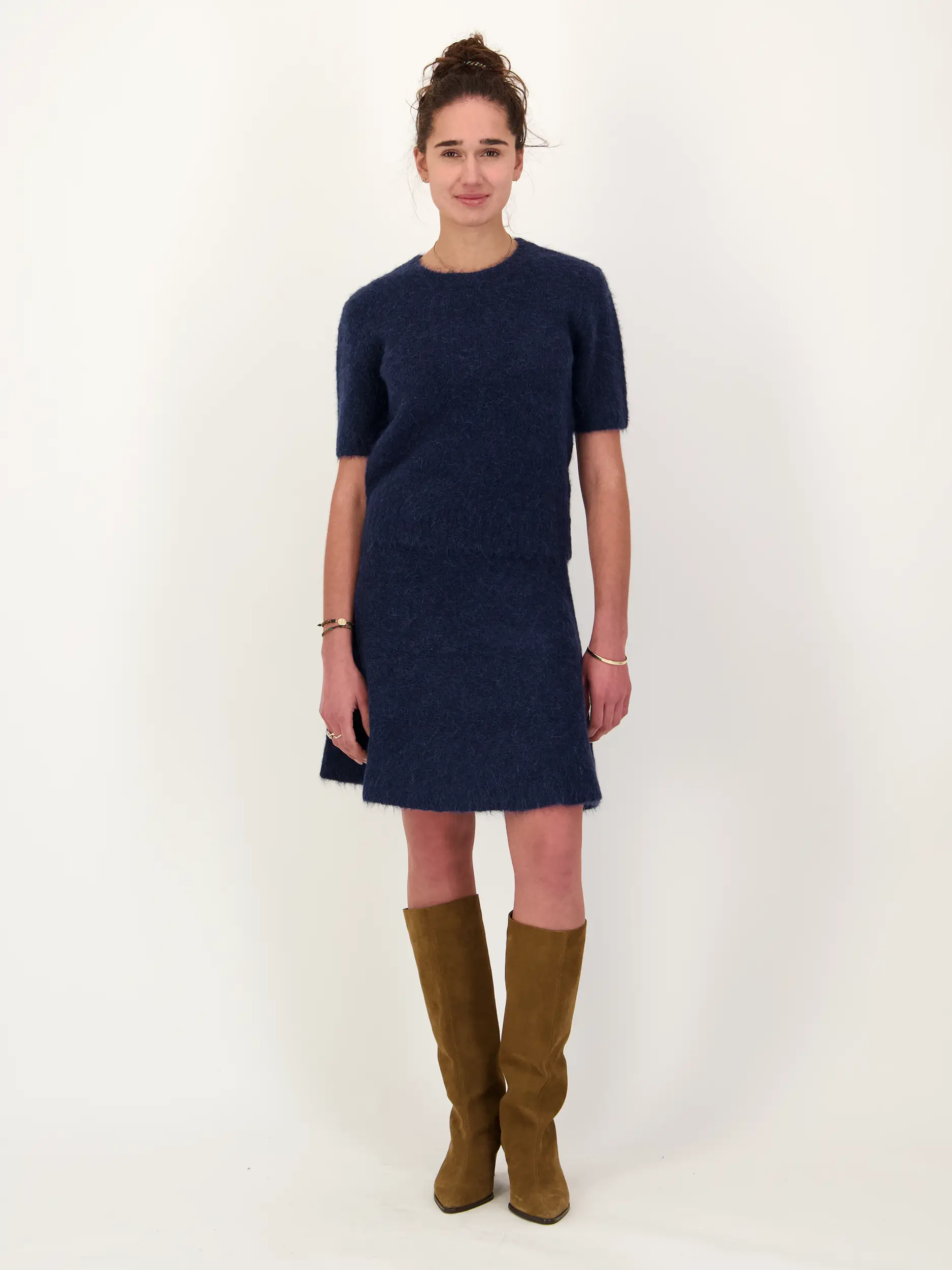 Rock 'Sajeanne' - Artikel Teil eines Outfits getragen von einem Modell - Farbe: Blau