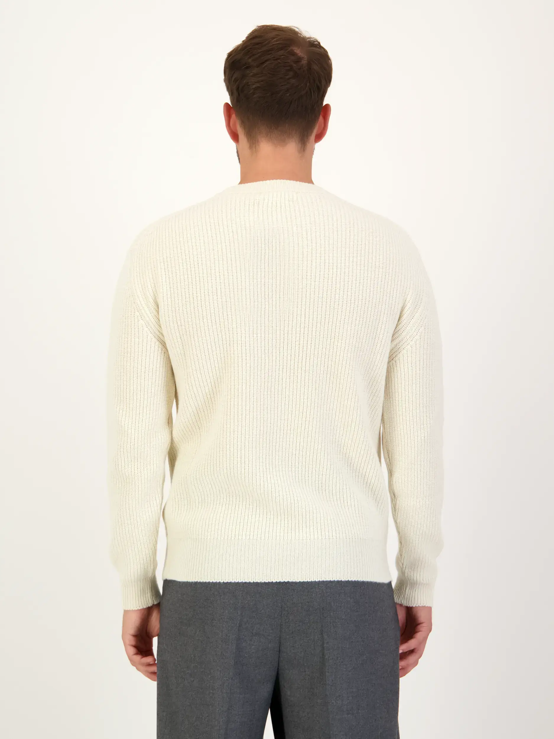Rippstrickpullover aus Kaschmir langarm - Artikel Rückseite getragen von einem Modell - Farbe: Creme
