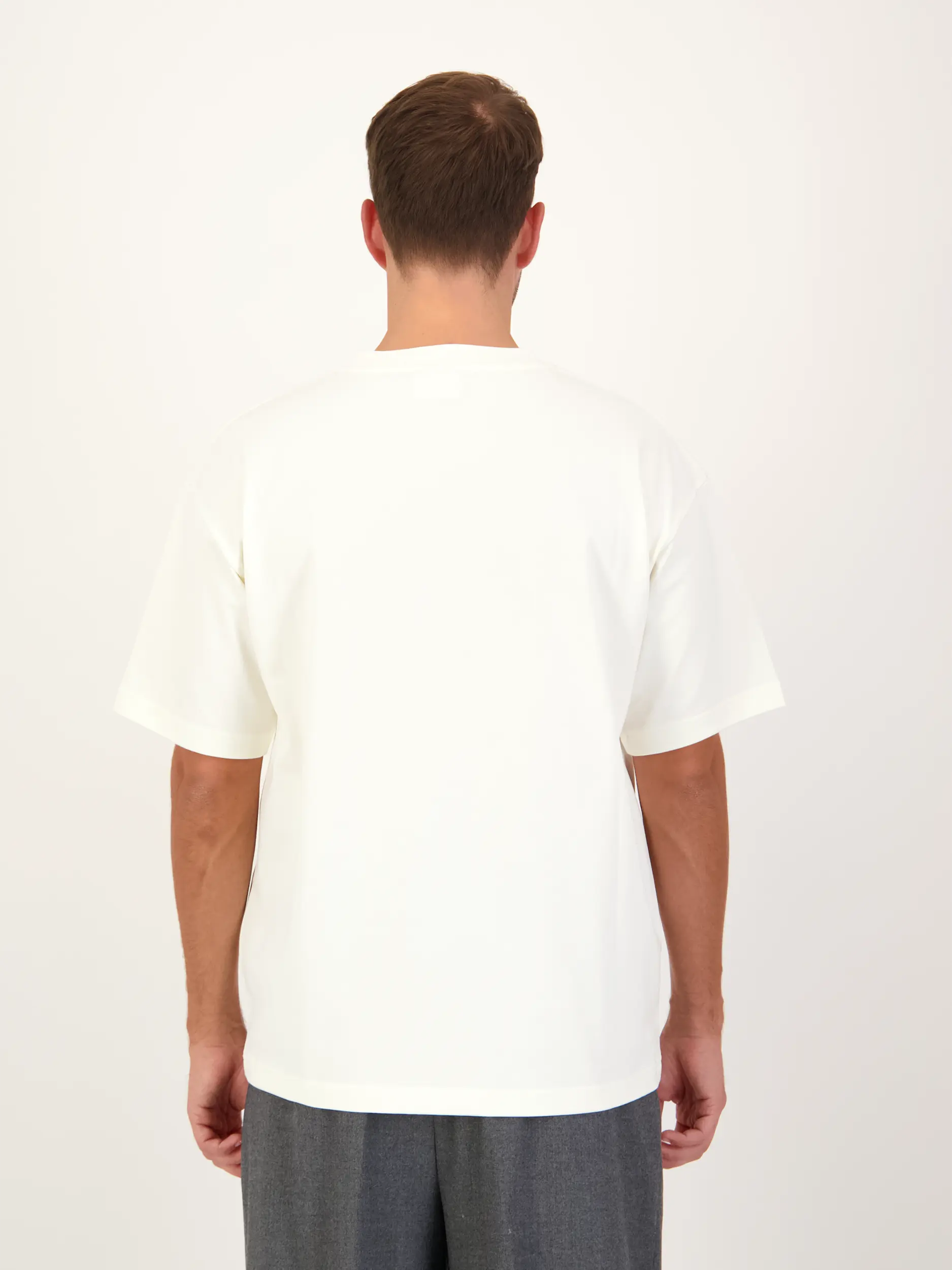 T-Shirt 'Ski' - Artikel Rückseite getragen von einem Modell - Farbe: Beige