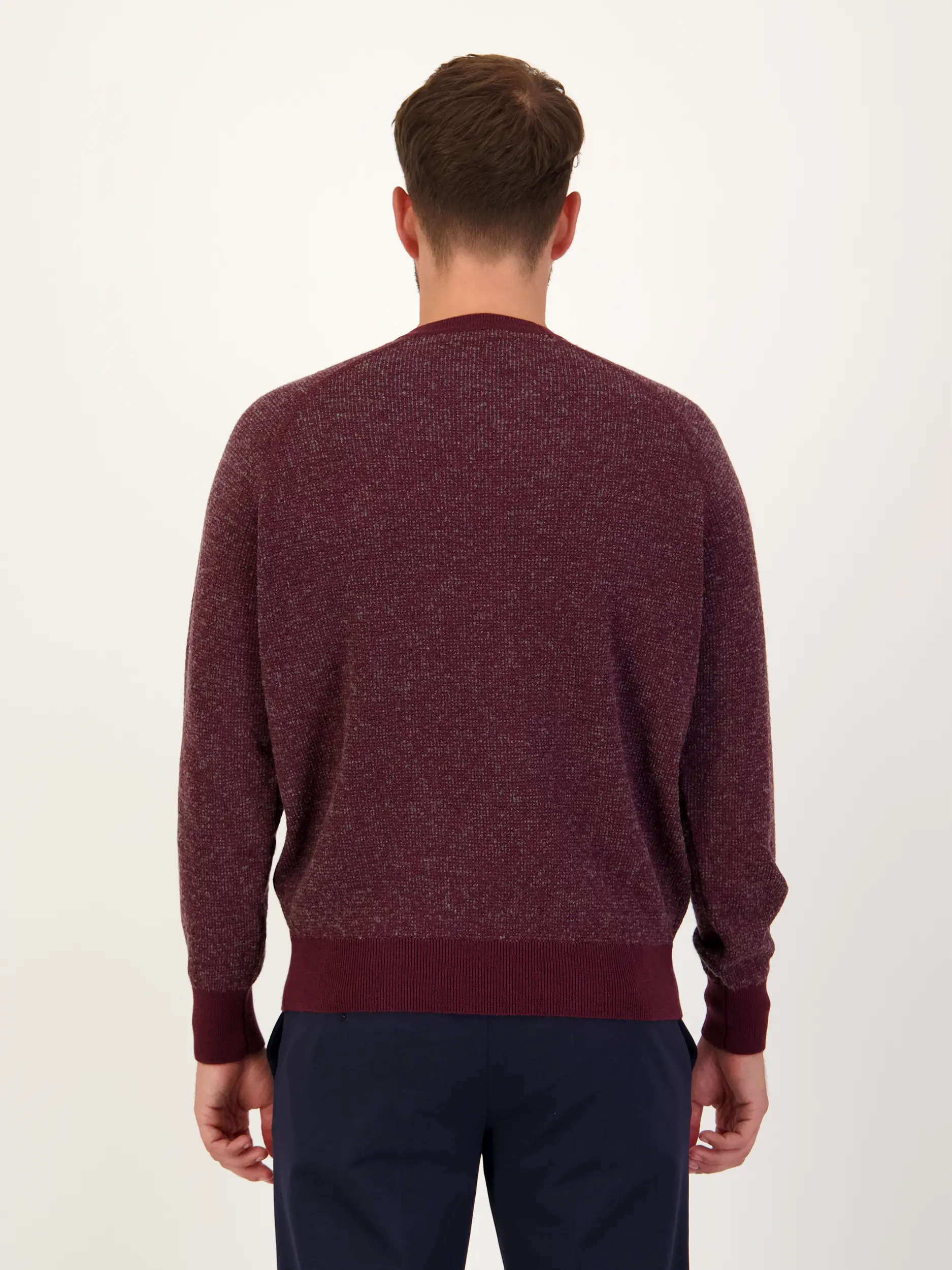 Pullover aus Woll-Mix langarm - Artikel Rückseite getragen von einem Modell - Farbe: Rot