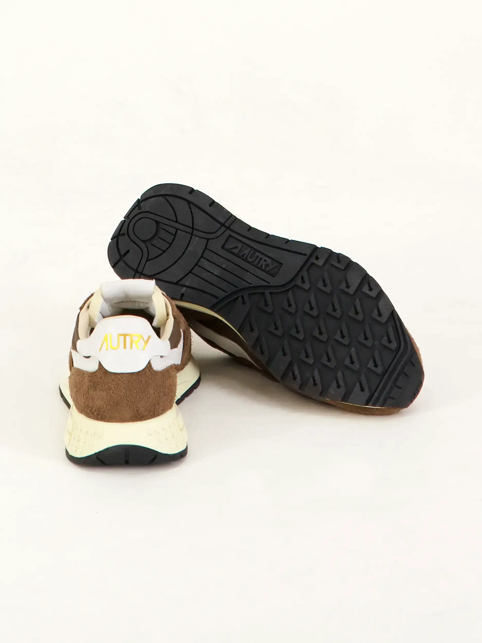 Sneaker 'Reelwind' - Artikel Rückseite getragen von einem Modell - Farbe: Beige