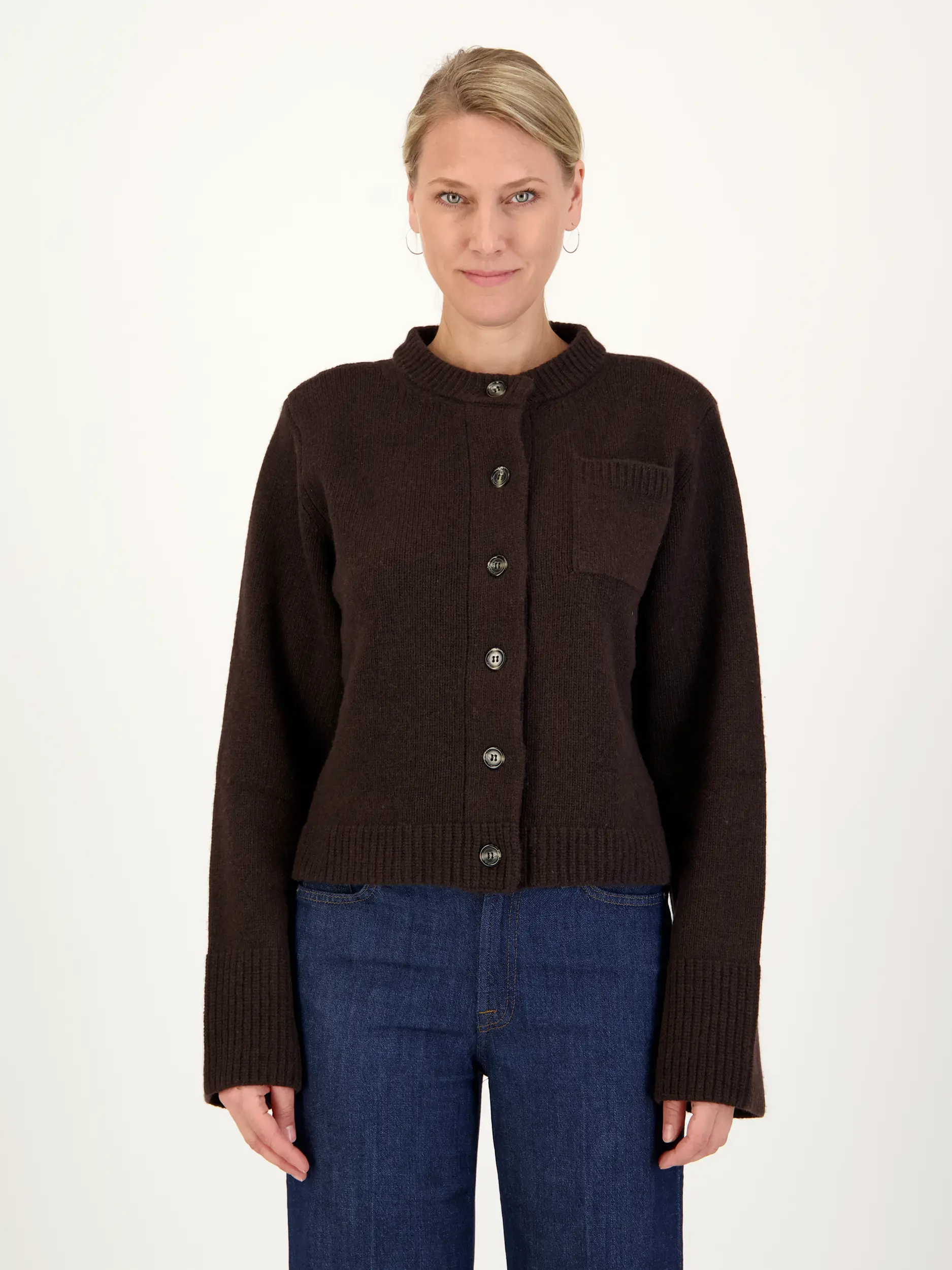 Strickjacke 'Lilly' aus Kaschmir-Mix langarm - Artikel Vorderseite getragen von einem Modell