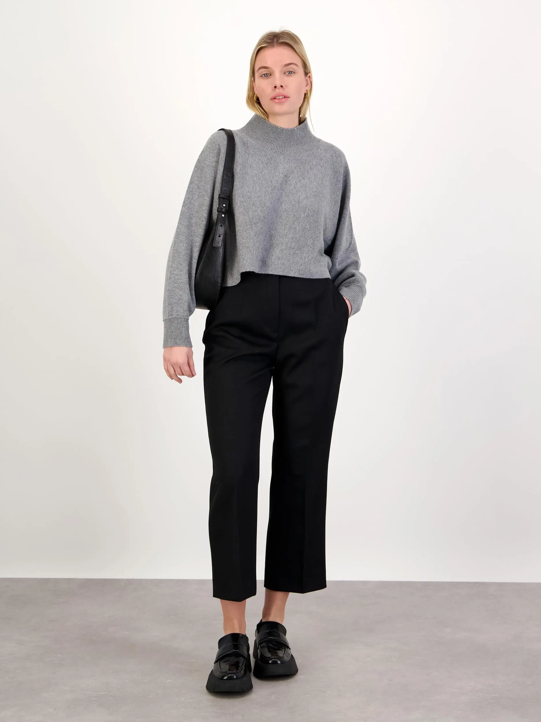 Pullover - Artikelansicht - Farbe: Grau