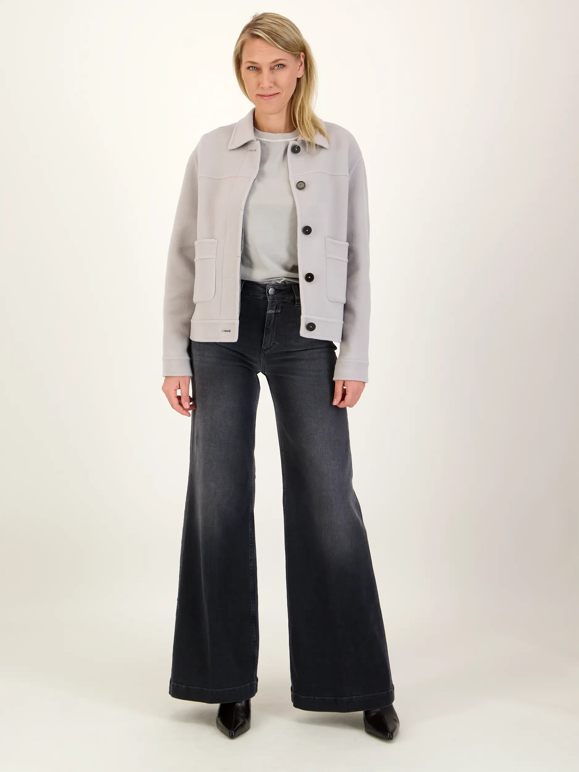 Blouson aus Wolle - Artikel Teil eines Outfits getragen von einem Modell